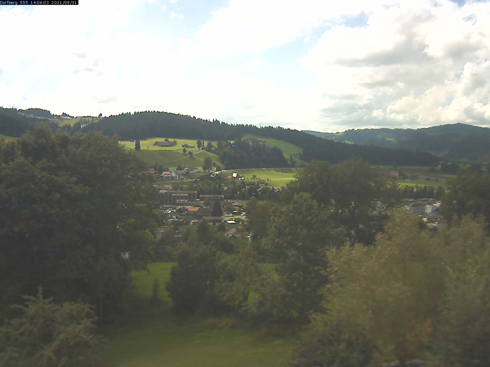 Webcam-Bild: Aussicht vom Dorfberg in Langnau 20210831-140601