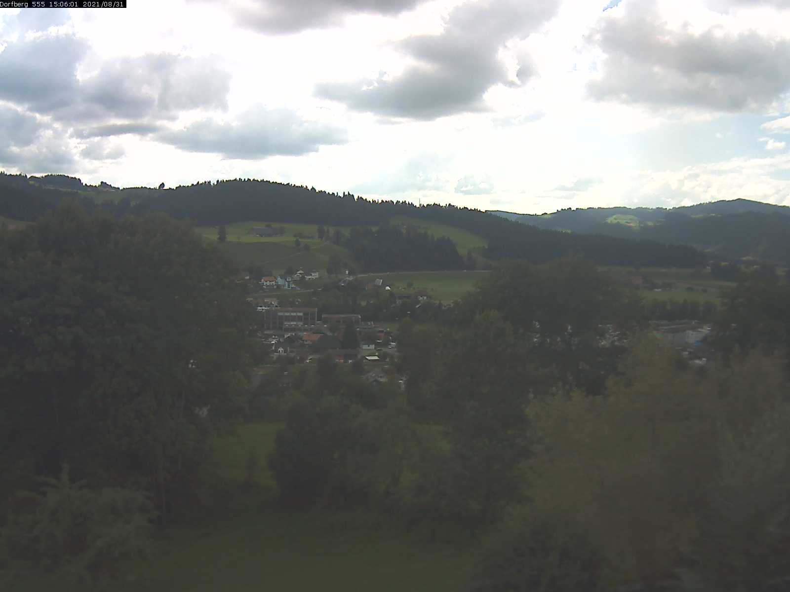 Webcam-Bild: Aussicht vom Dorfberg in Langnau 20210831-150601