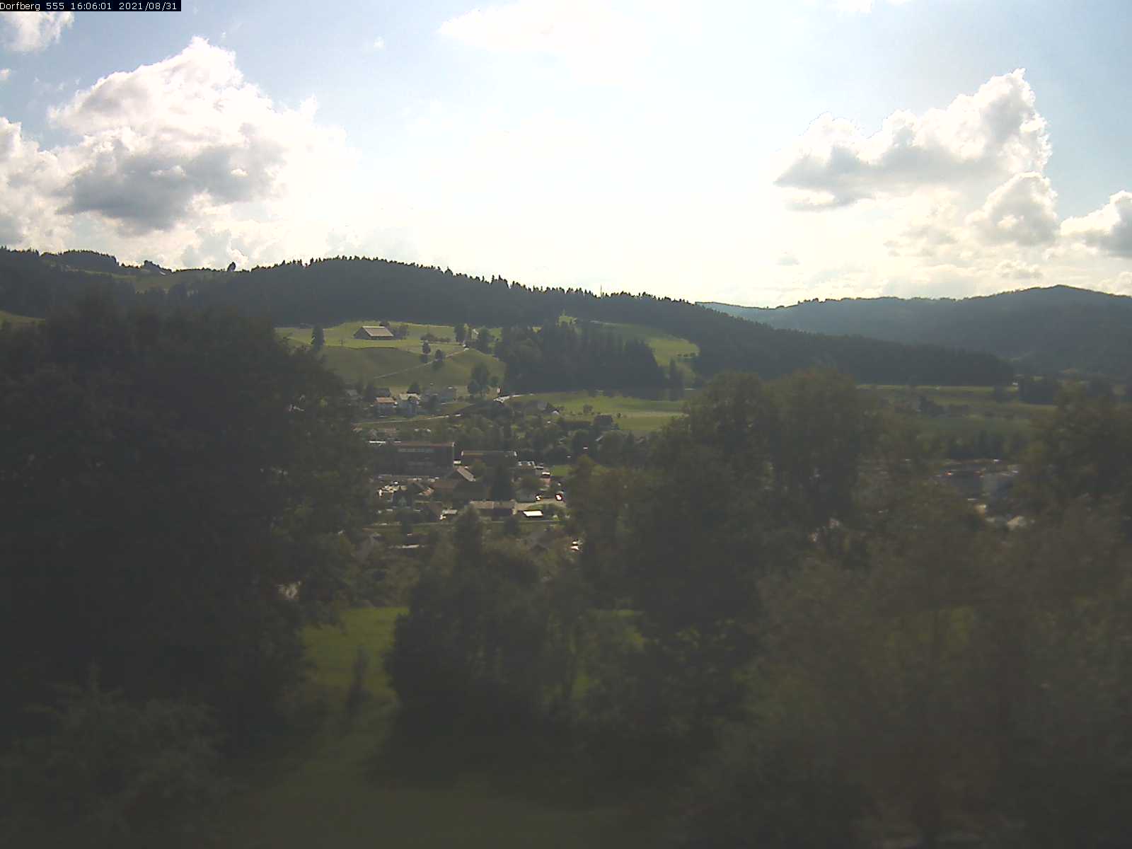 Webcam-Bild: Aussicht vom Dorfberg in Langnau 20210831-160601