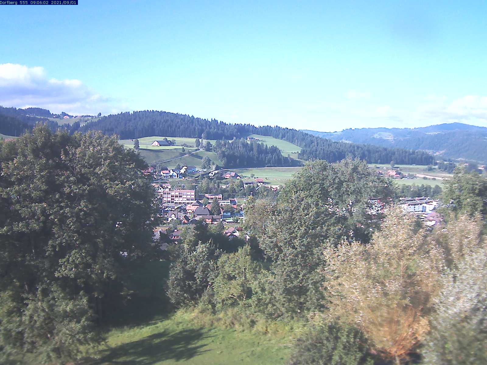 Webcam-Bild: Aussicht vom Dorfberg in Langnau 20210901-090601