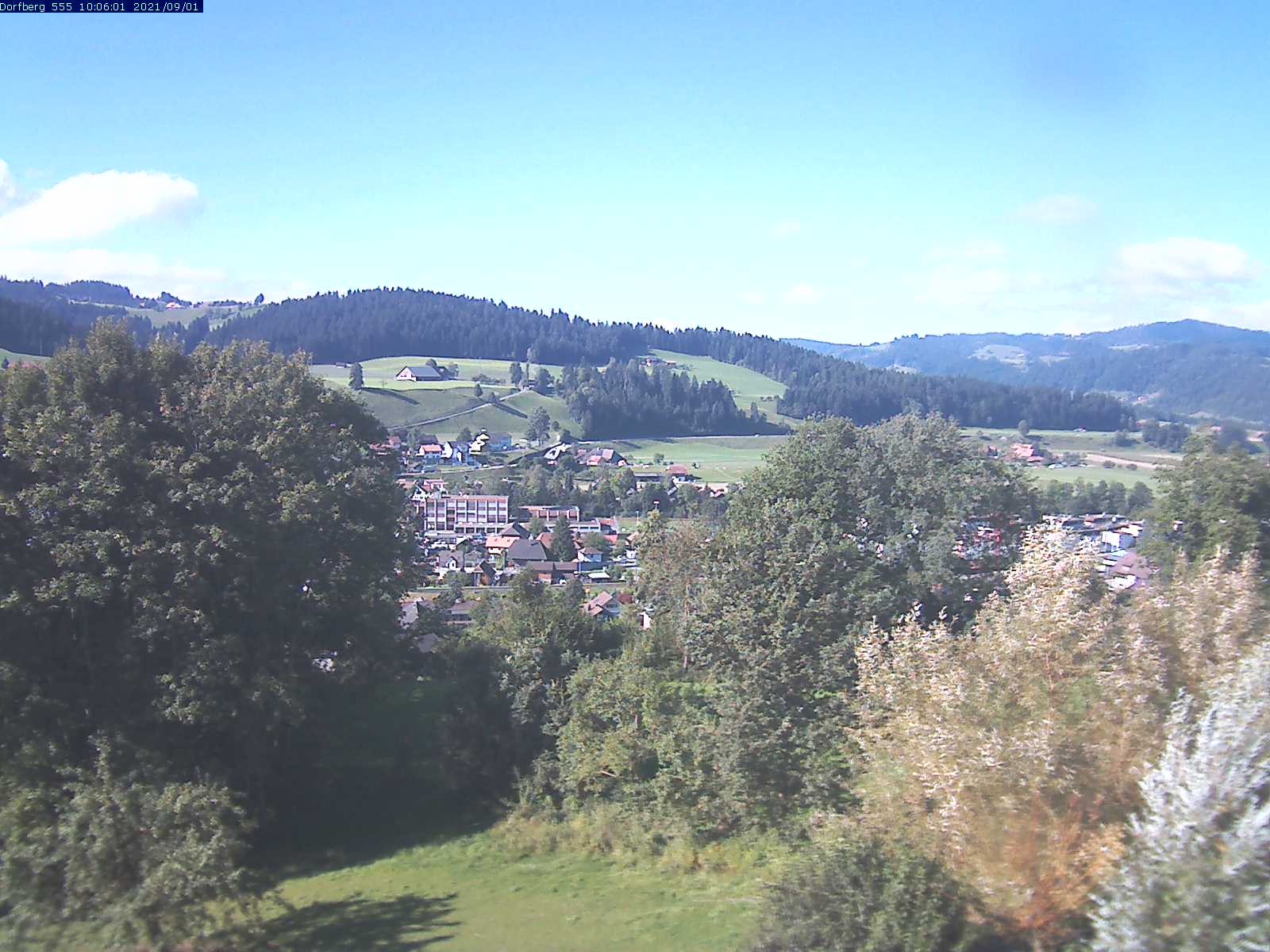 Webcam-Bild: Aussicht vom Dorfberg in Langnau 20210901-100601