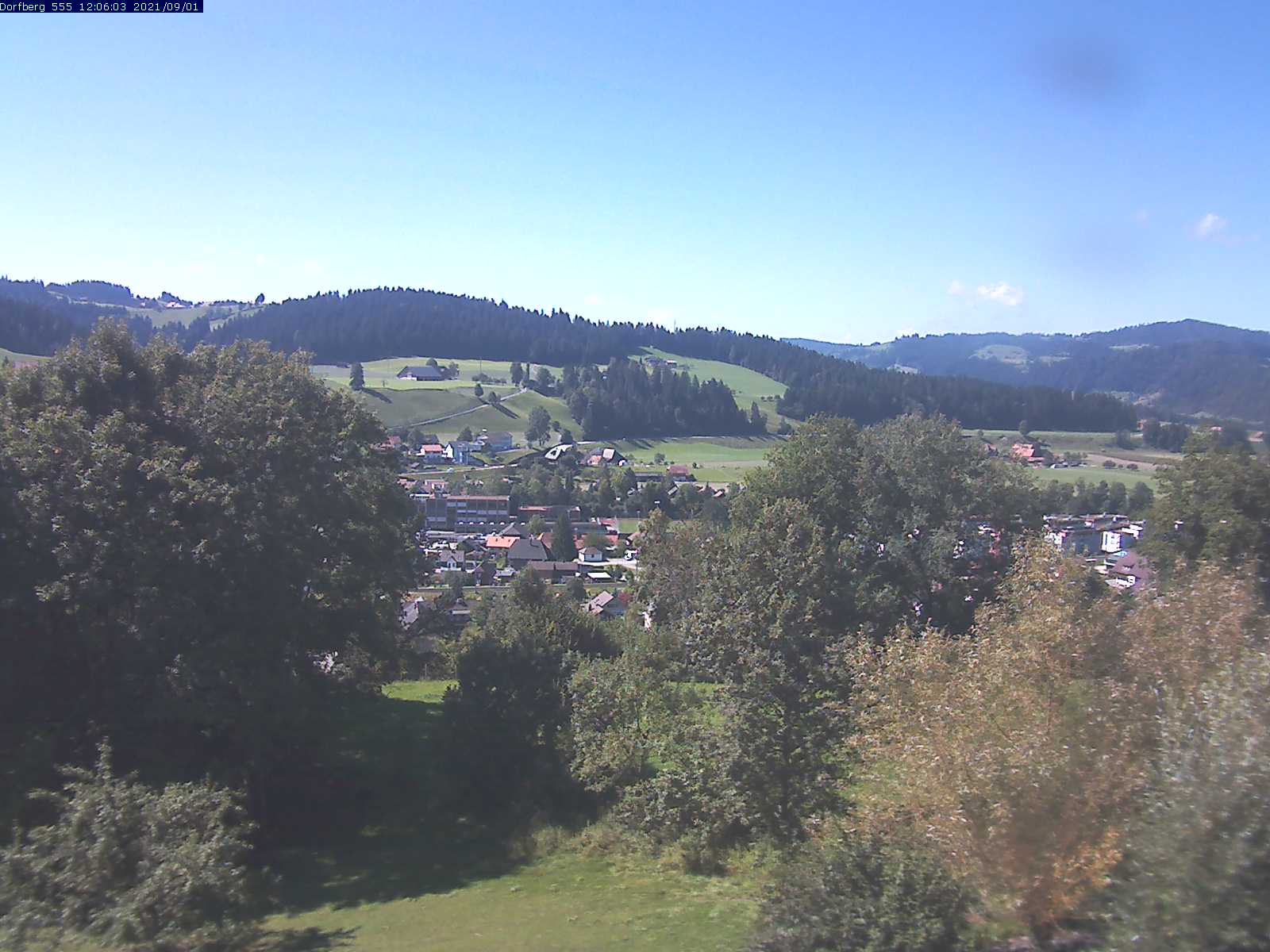 Webcam-Bild: Aussicht vom Dorfberg in Langnau 20210901-120601
