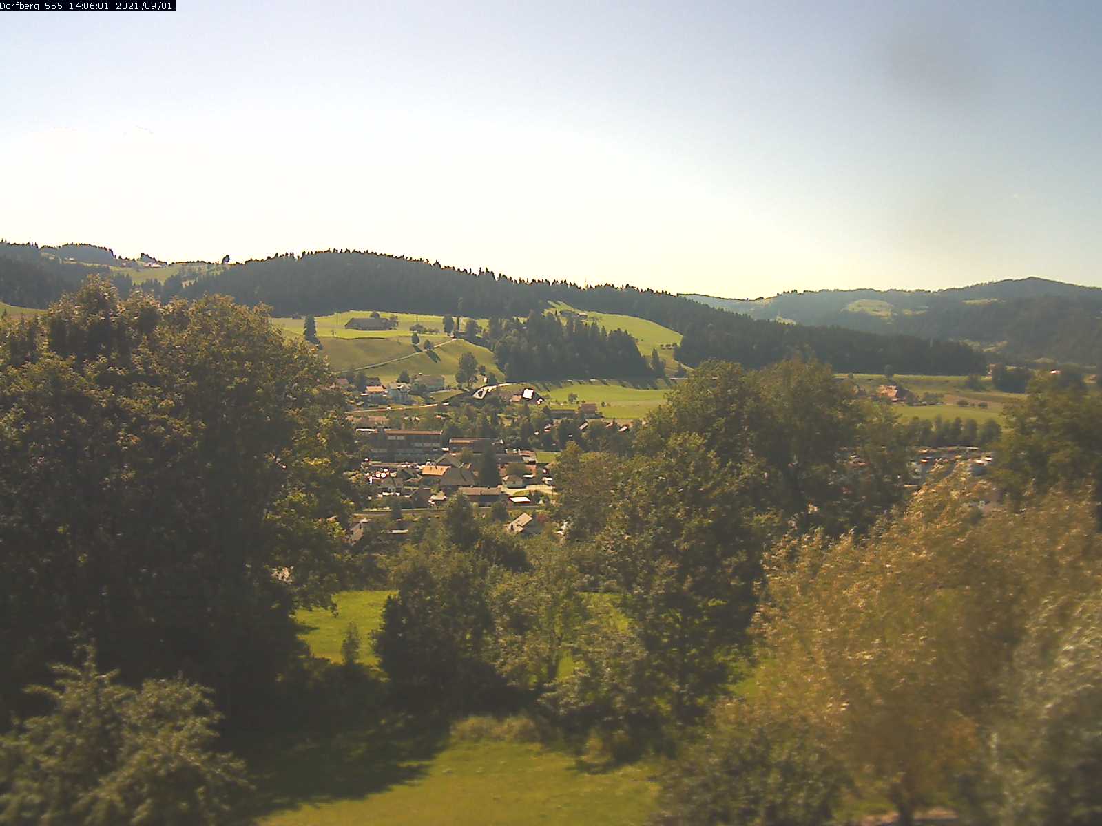 Webcam-Bild: Aussicht vom Dorfberg in Langnau 20210901-140601