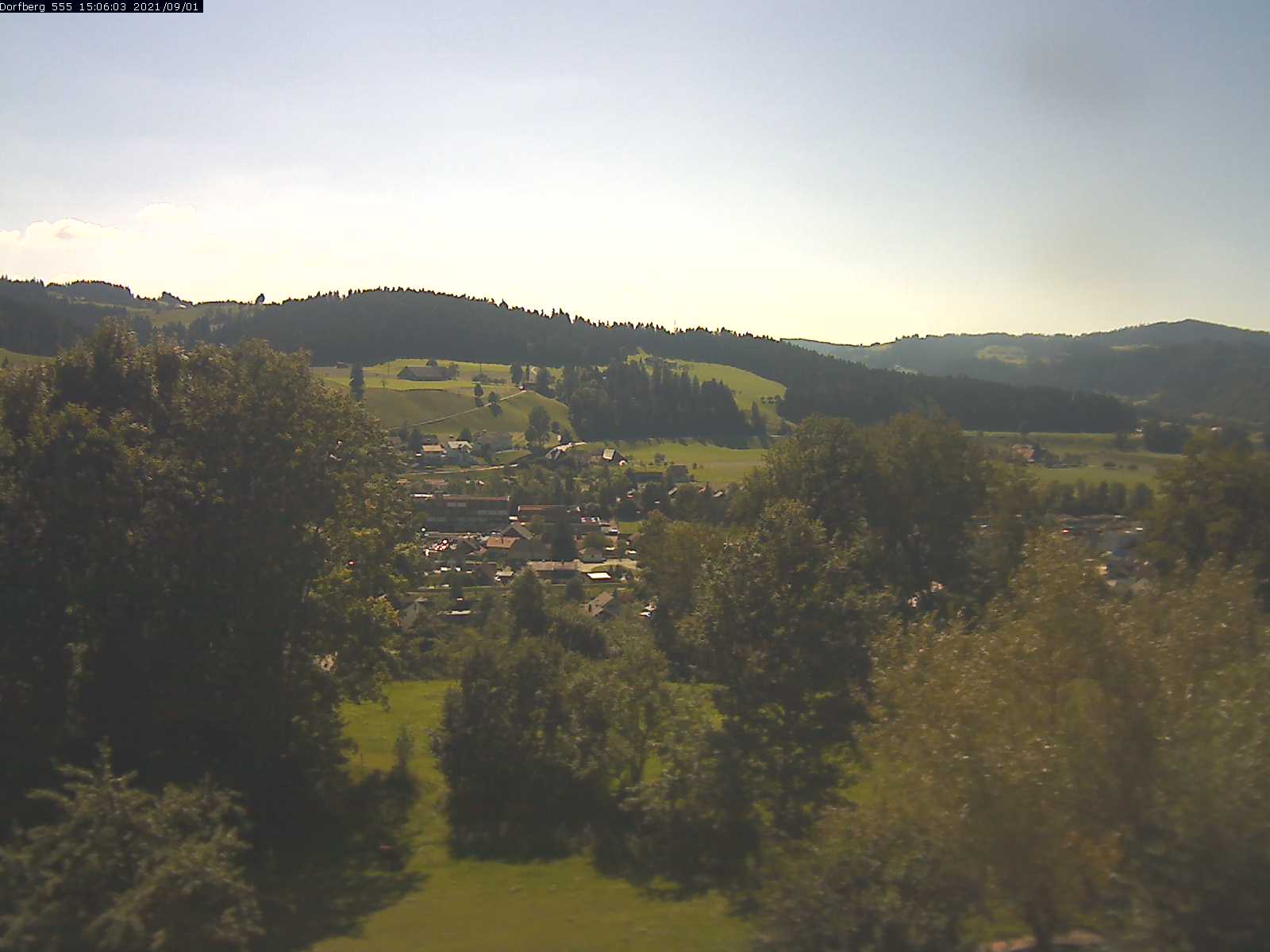 Webcam-Bild: Aussicht vom Dorfberg in Langnau 20210901-150601