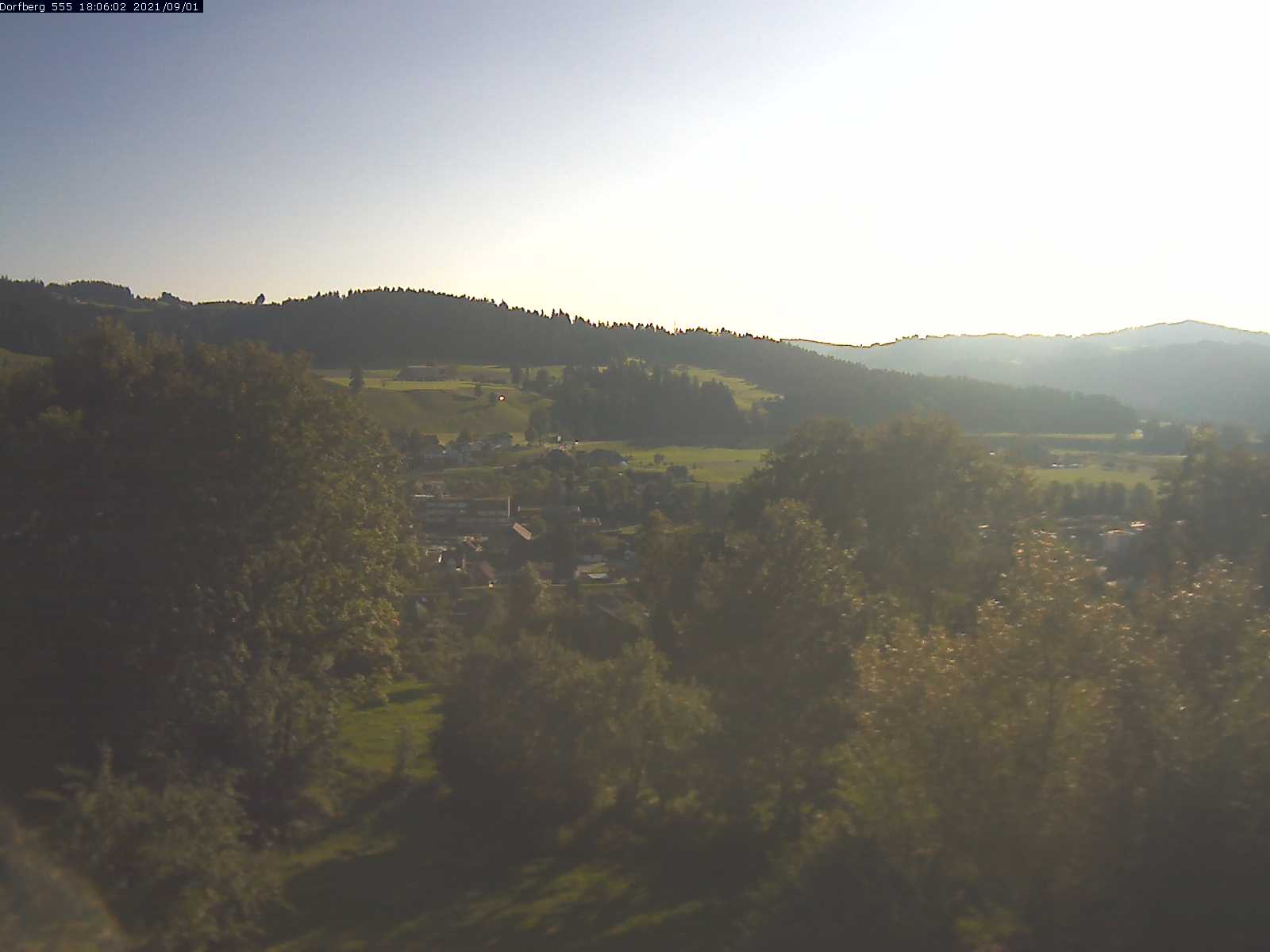 Webcam-Bild: Aussicht vom Dorfberg in Langnau 20210901-180601
