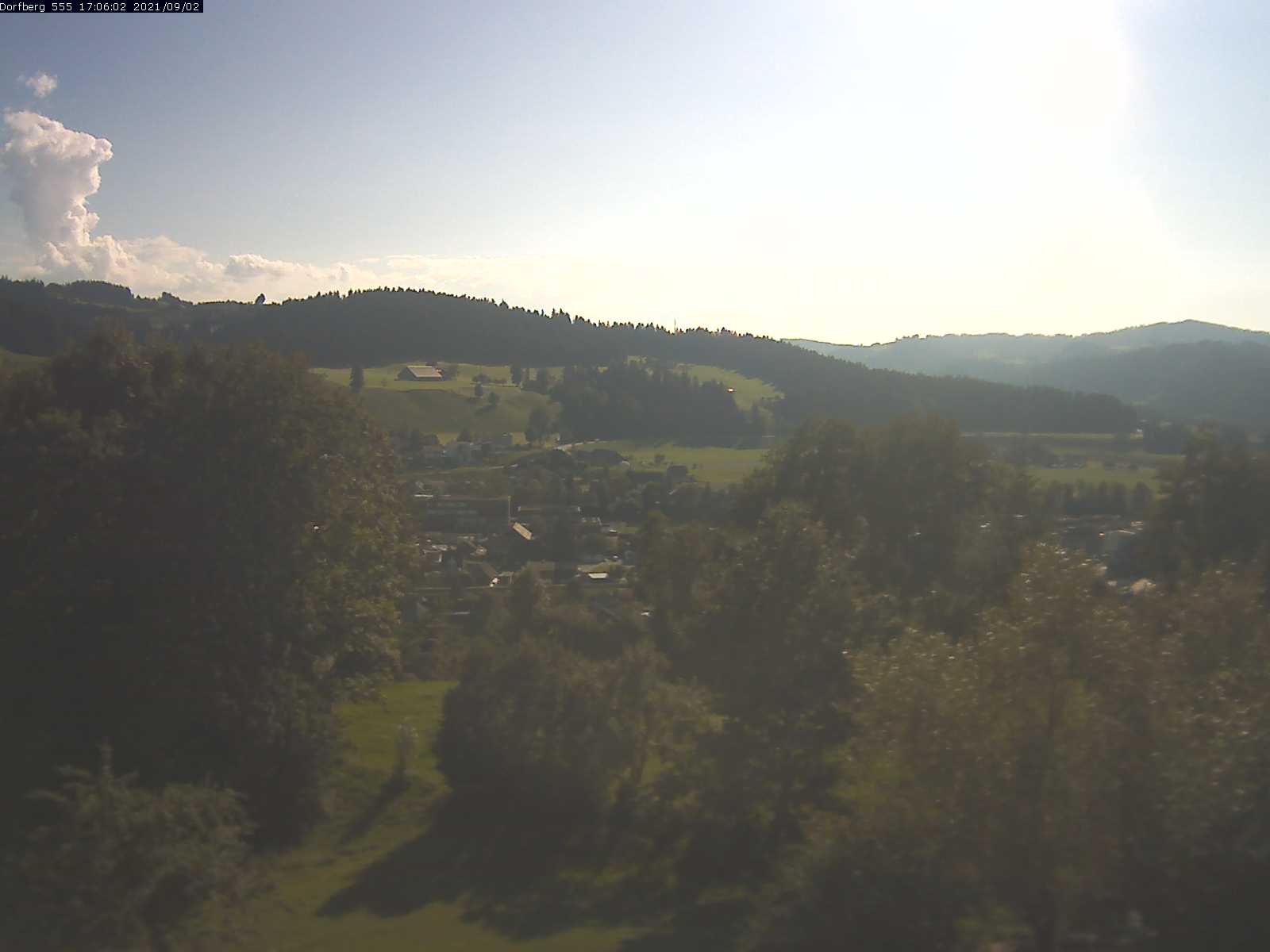 Webcam-Bild: Aussicht vom Dorfberg in Langnau 20210902-170601