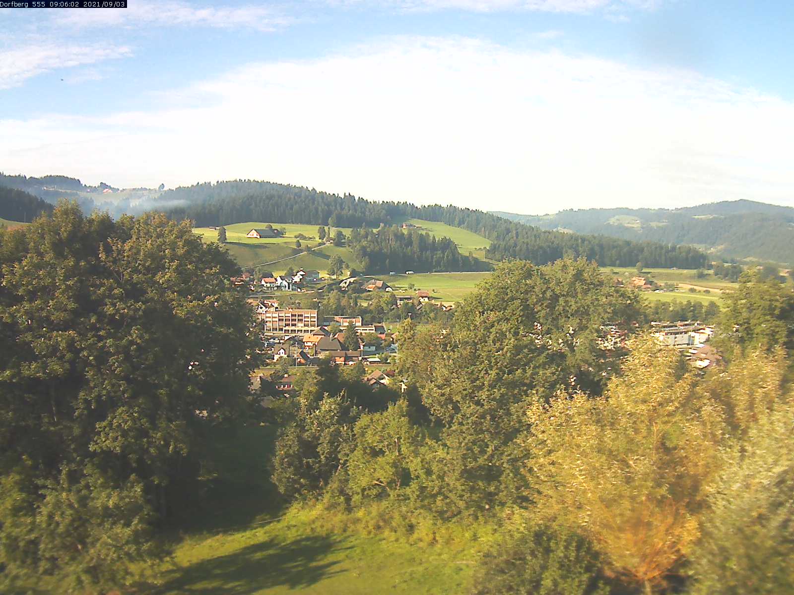 Webcam-Bild: Aussicht vom Dorfberg in Langnau 20210903-090601