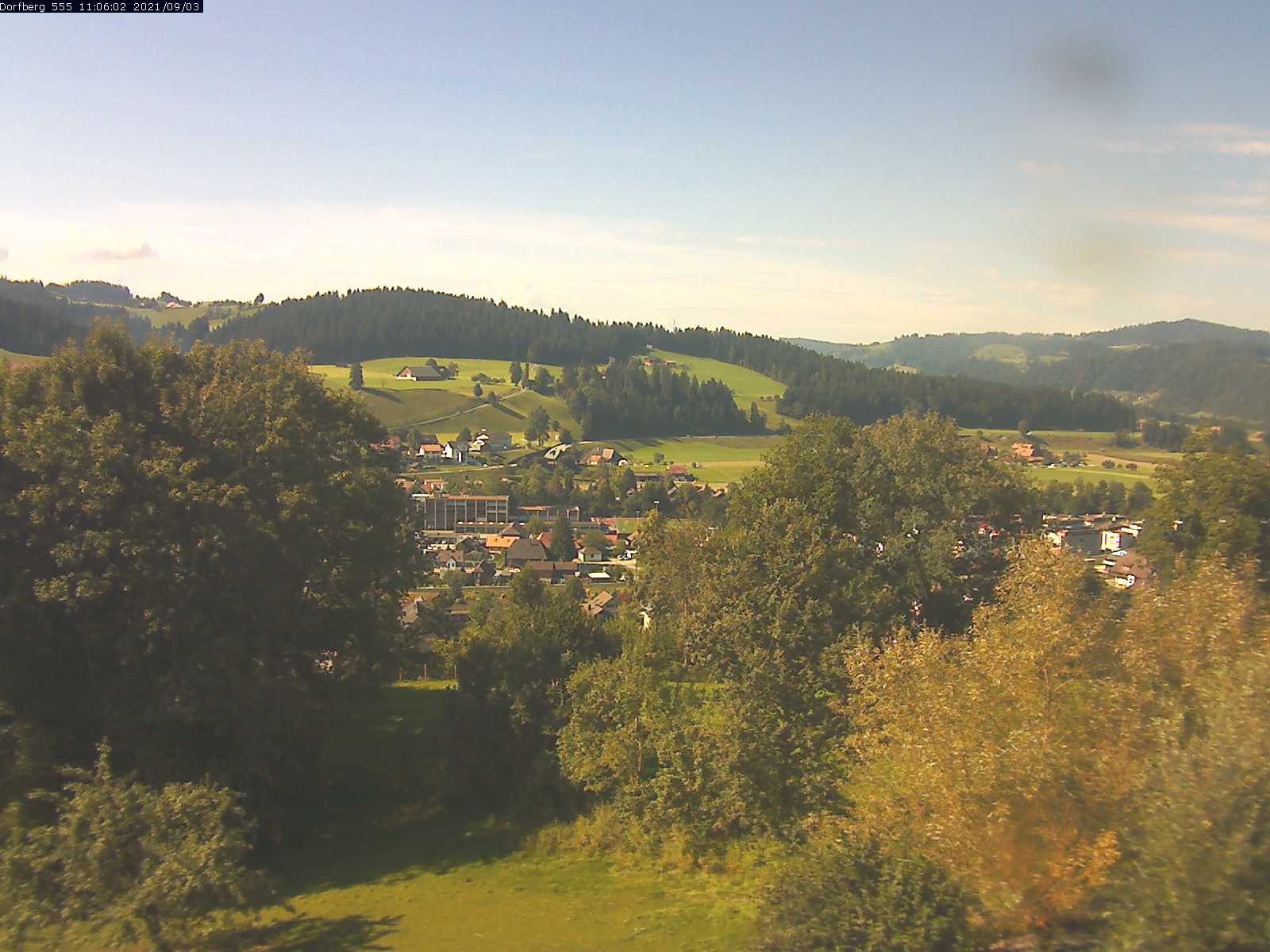 Webcam-Bild: Aussicht vom Dorfberg in Langnau 20210903-110601