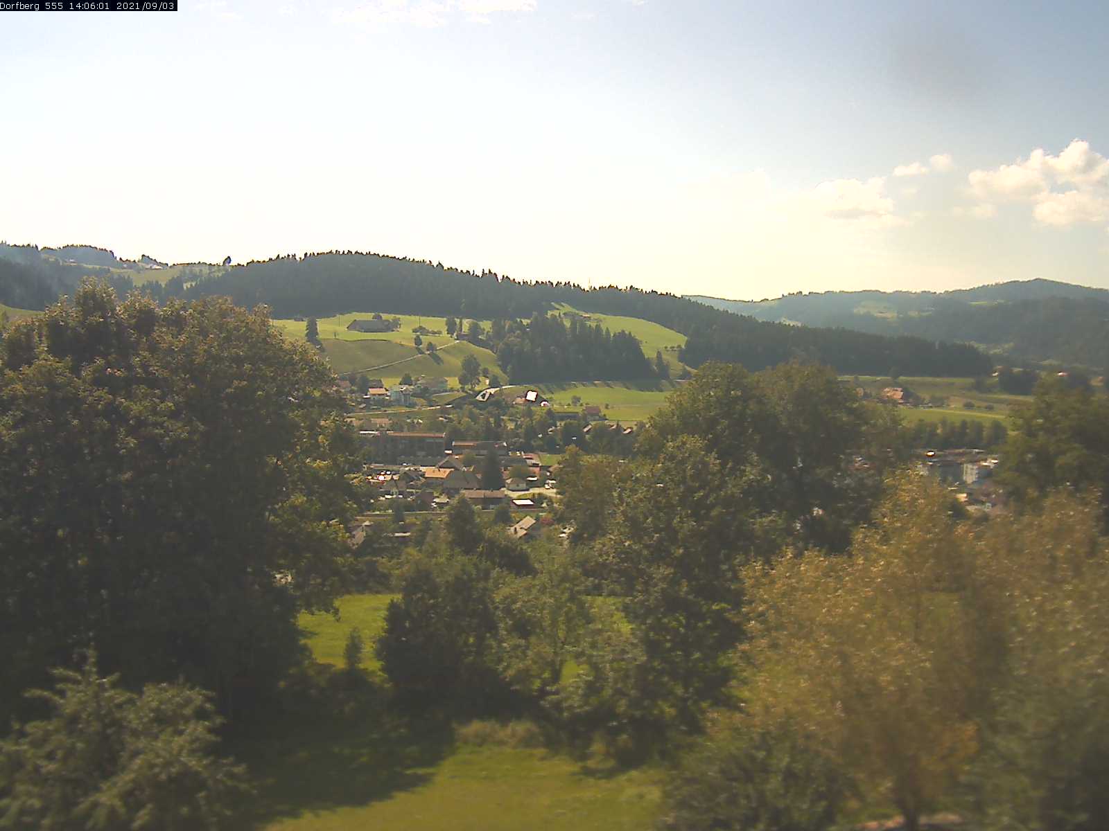 Webcam-Bild: Aussicht vom Dorfberg in Langnau 20210903-140601