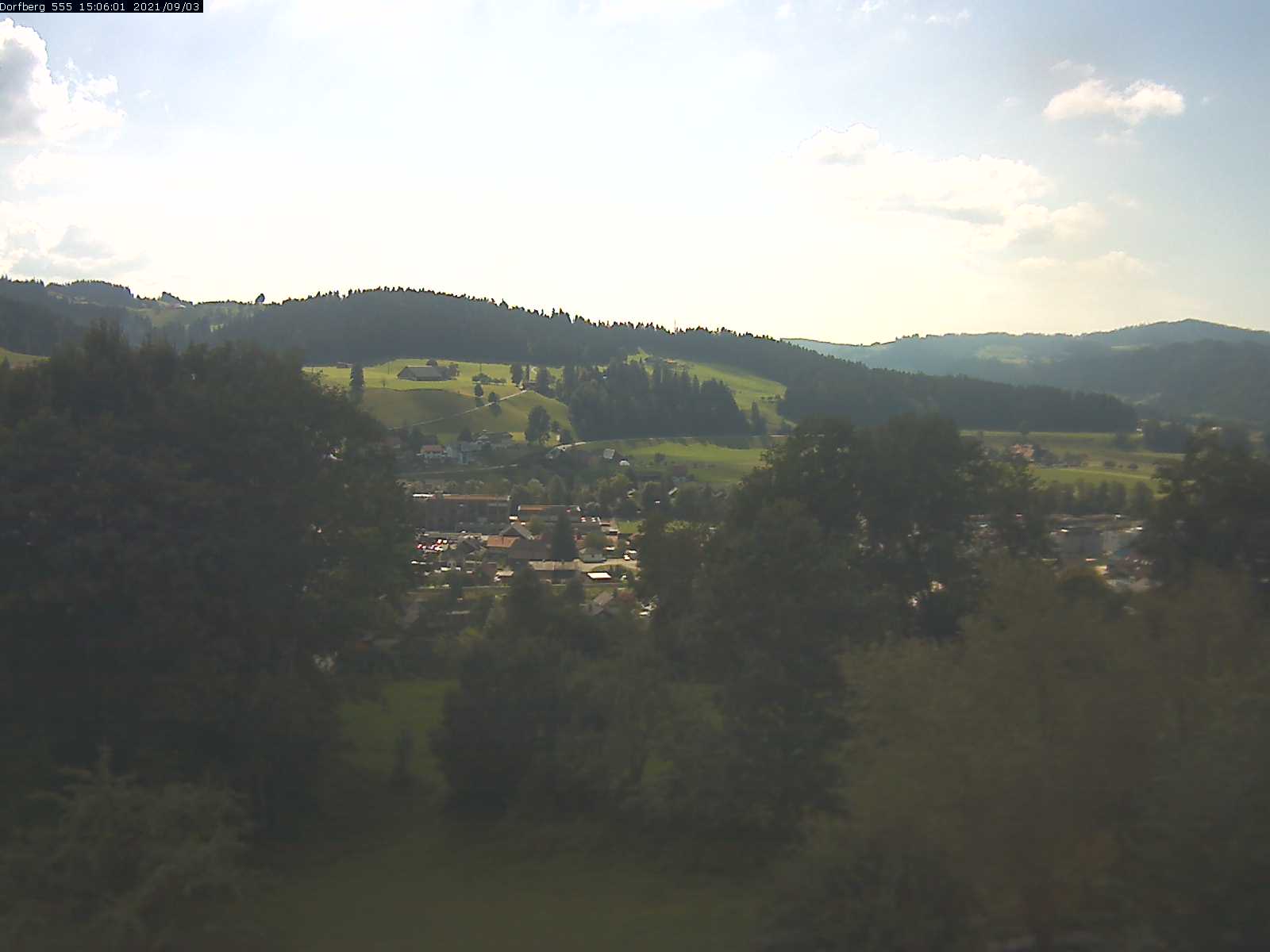 Webcam-Bild: Aussicht vom Dorfberg in Langnau 20210903-150601