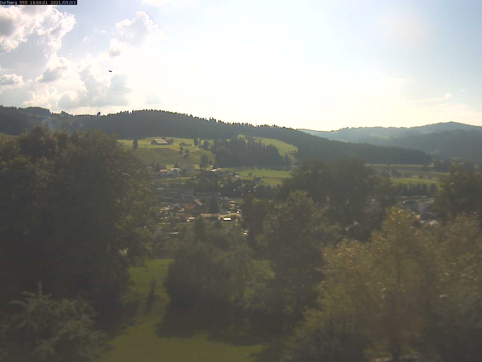 Webcam-Bild: Aussicht vom Dorfberg in Langnau 20210903-160601