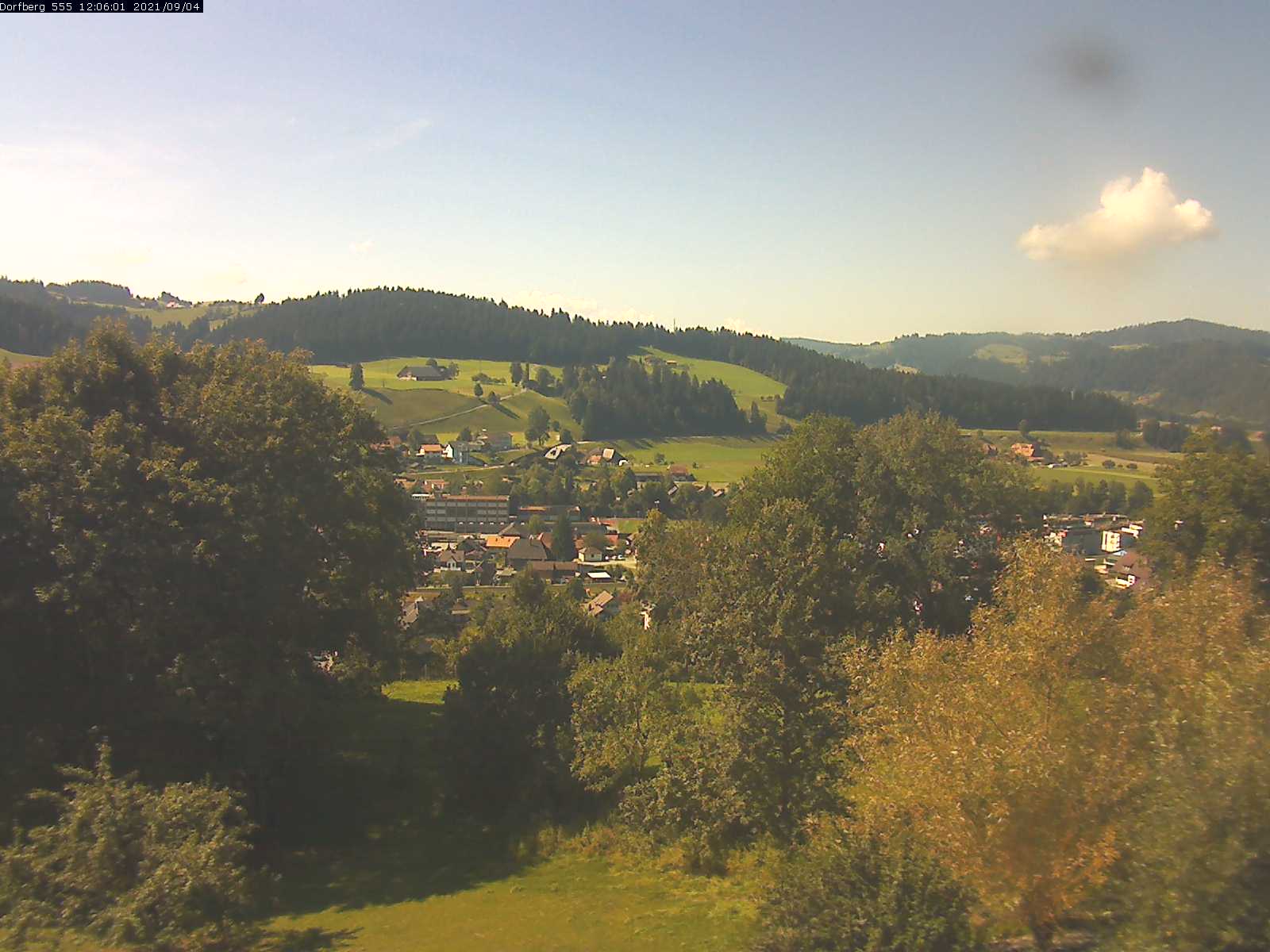 Webcam-Bild: Aussicht vom Dorfberg in Langnau 20210904-120601