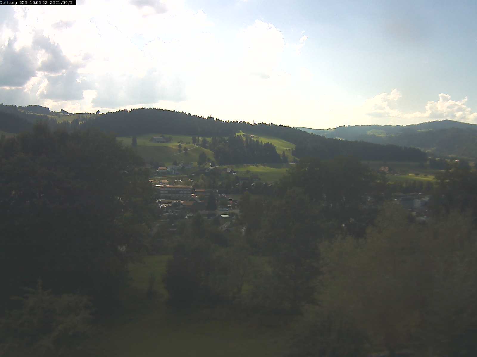 Webcam-Bild: Aussicht vom Dorfberg in Langnau 20210904-150601