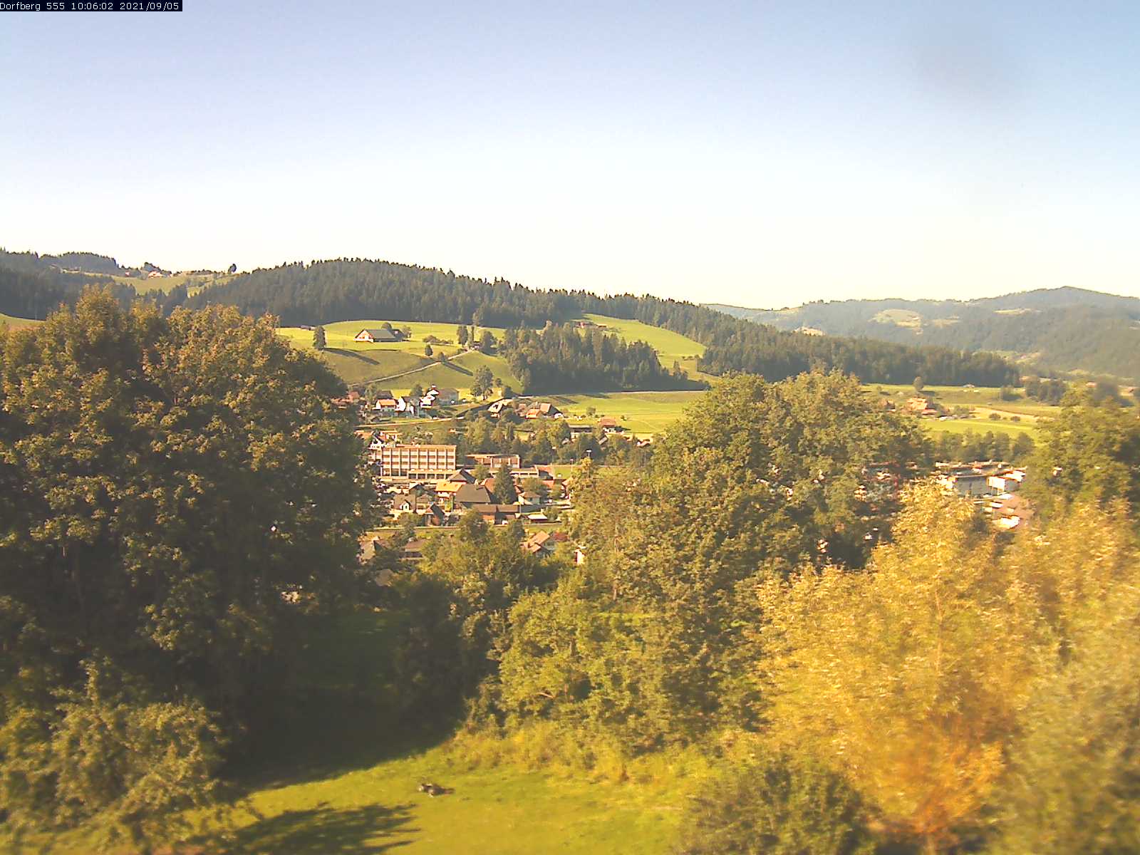 Webcam-Bild: Aussicht vom Dorfberg in Langnau 20210905-100601
