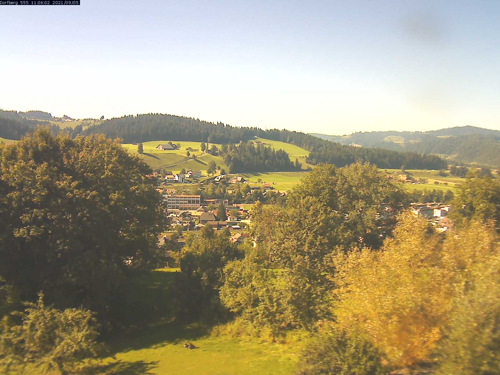 Webcam-Bild: Aussicht vom Dorfberg in Langnau 20210905-110601