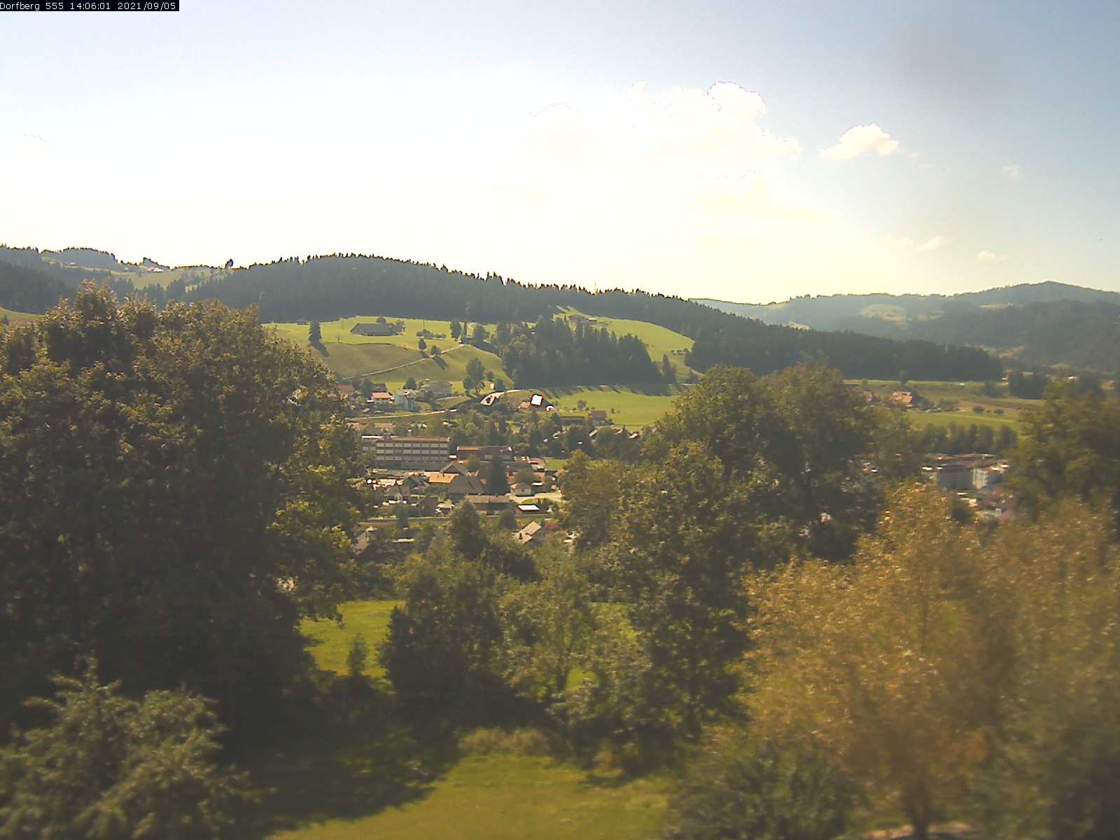 Webcam-Bild: Aussicht vom Dorfberg in Langnau 20210905-140601