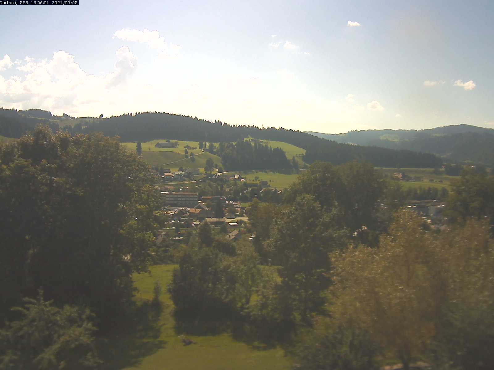 Webcam-Bild: Aussicht vom Dorfberg in Langnau 20210905-150601