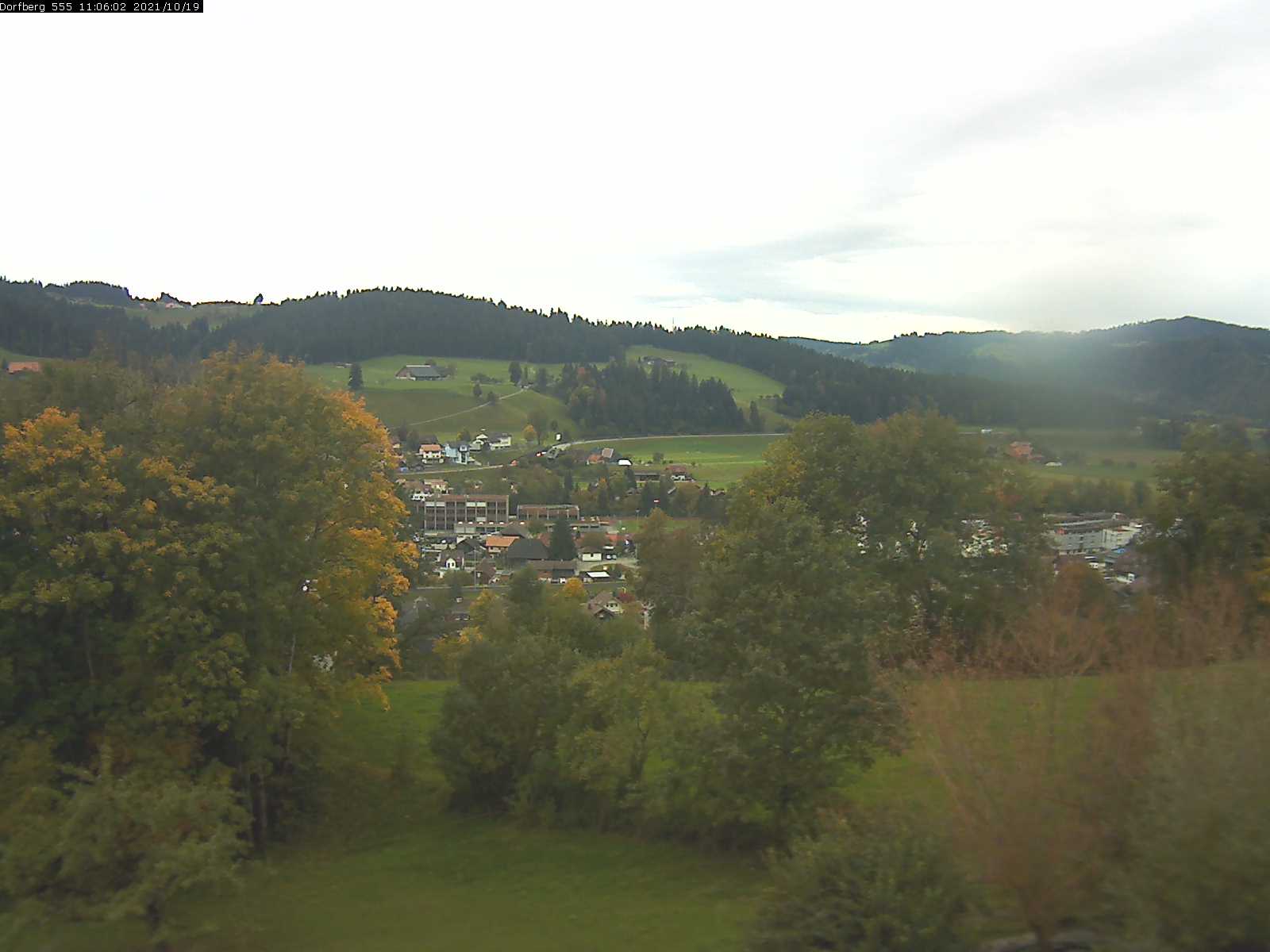 Webcam-Bild: Aussicht vom Dorfberg in Langnau 20211019-110601