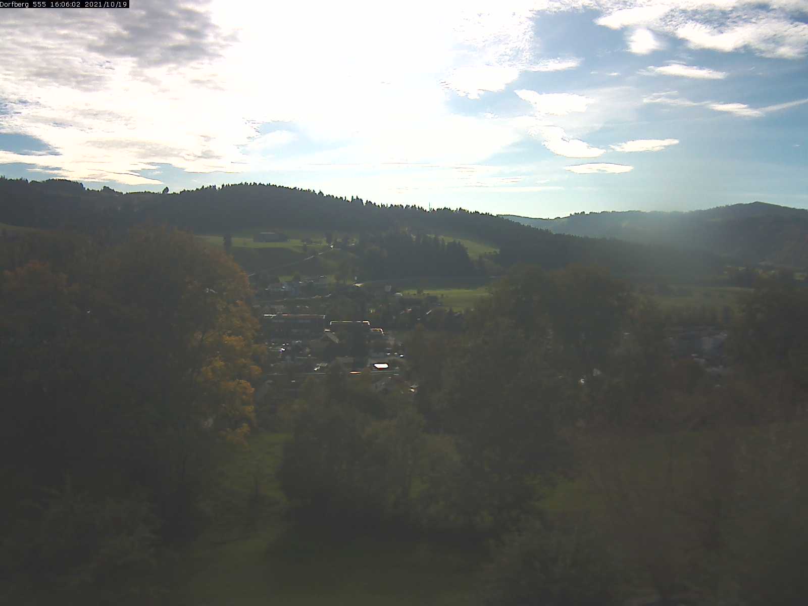 Webcam-Bild: Aussicht vom Dorfberg in Langnau 20211019-160601
