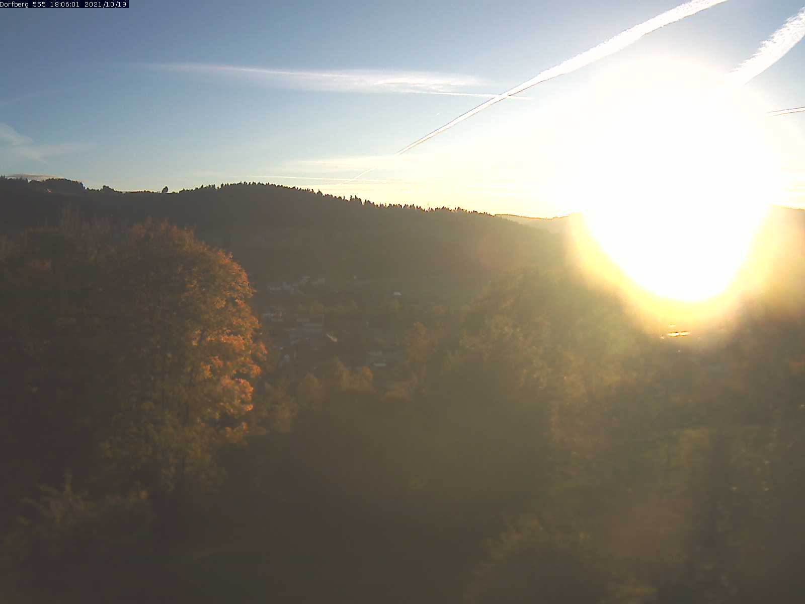 Webcam-Bild: Aussicht vom Dorfberg in Langnau 20211019-180601