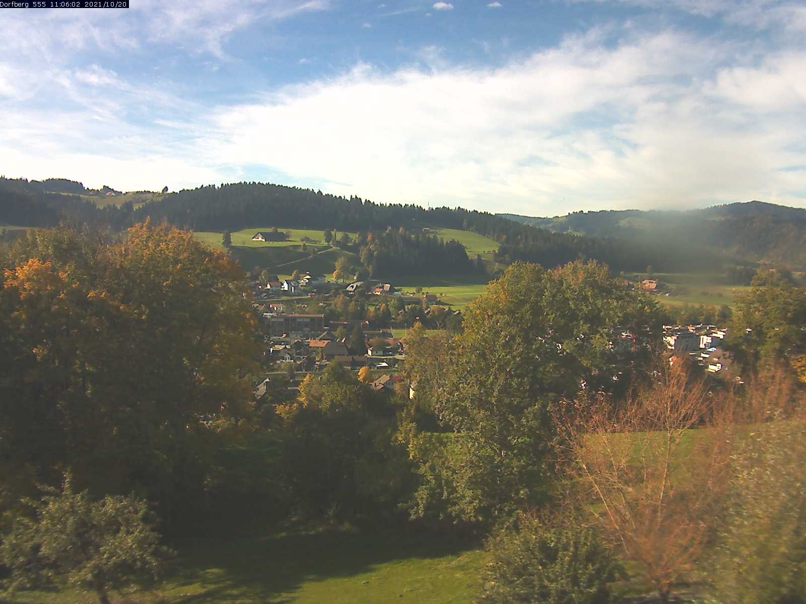 Webcam-Bild: Aussicht vom Dorfberg in Langnau 20211020-110601