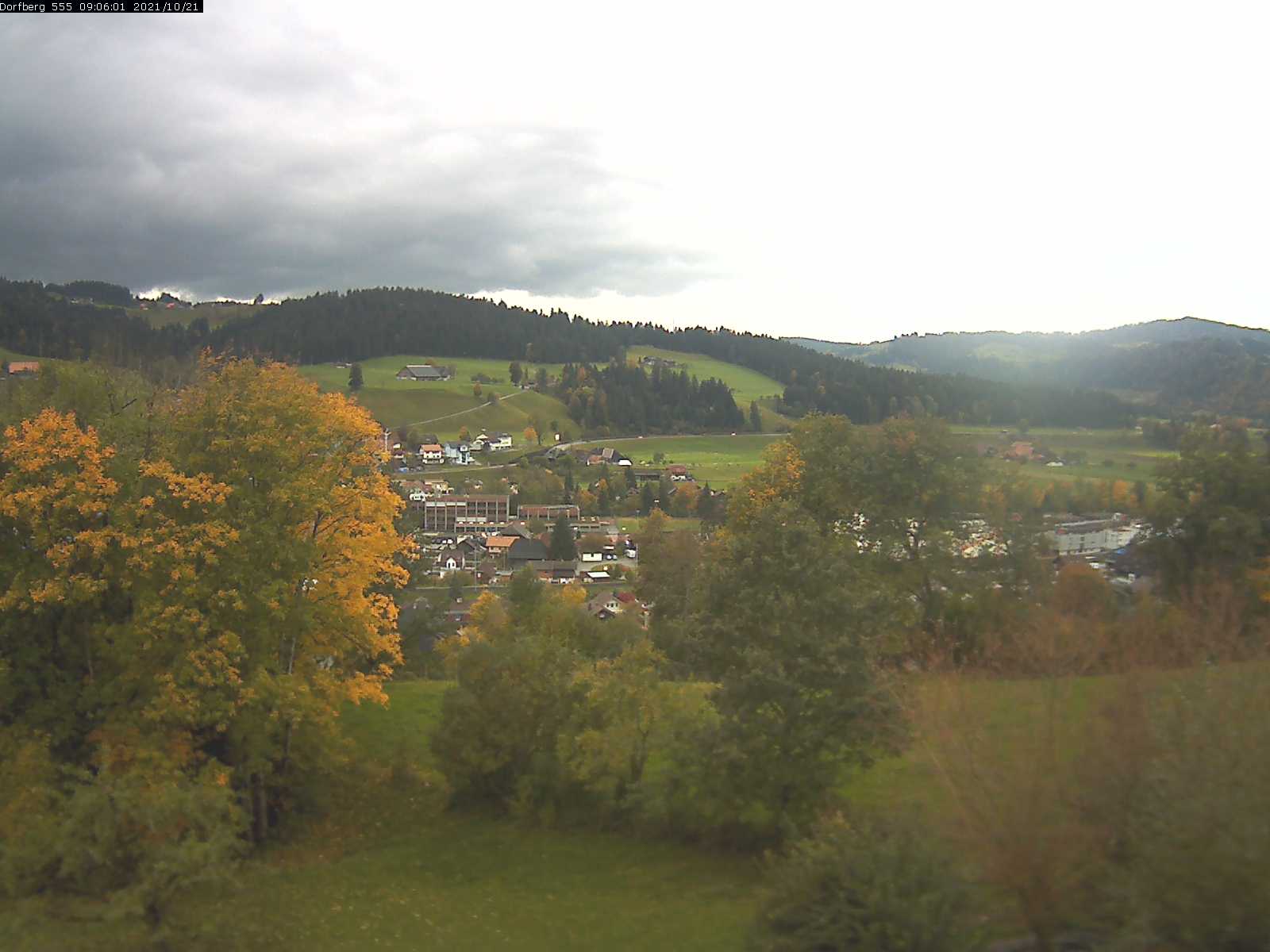 Webcam-Bild: Aussicht vom Dorfberg in Langnau 20211021-090601