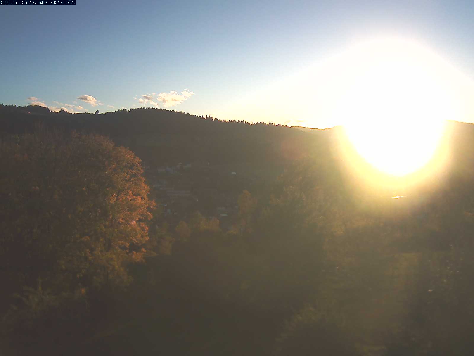 Webcam-Bild: Aussicht vom Dorfberg in Langnau 20211021-180601