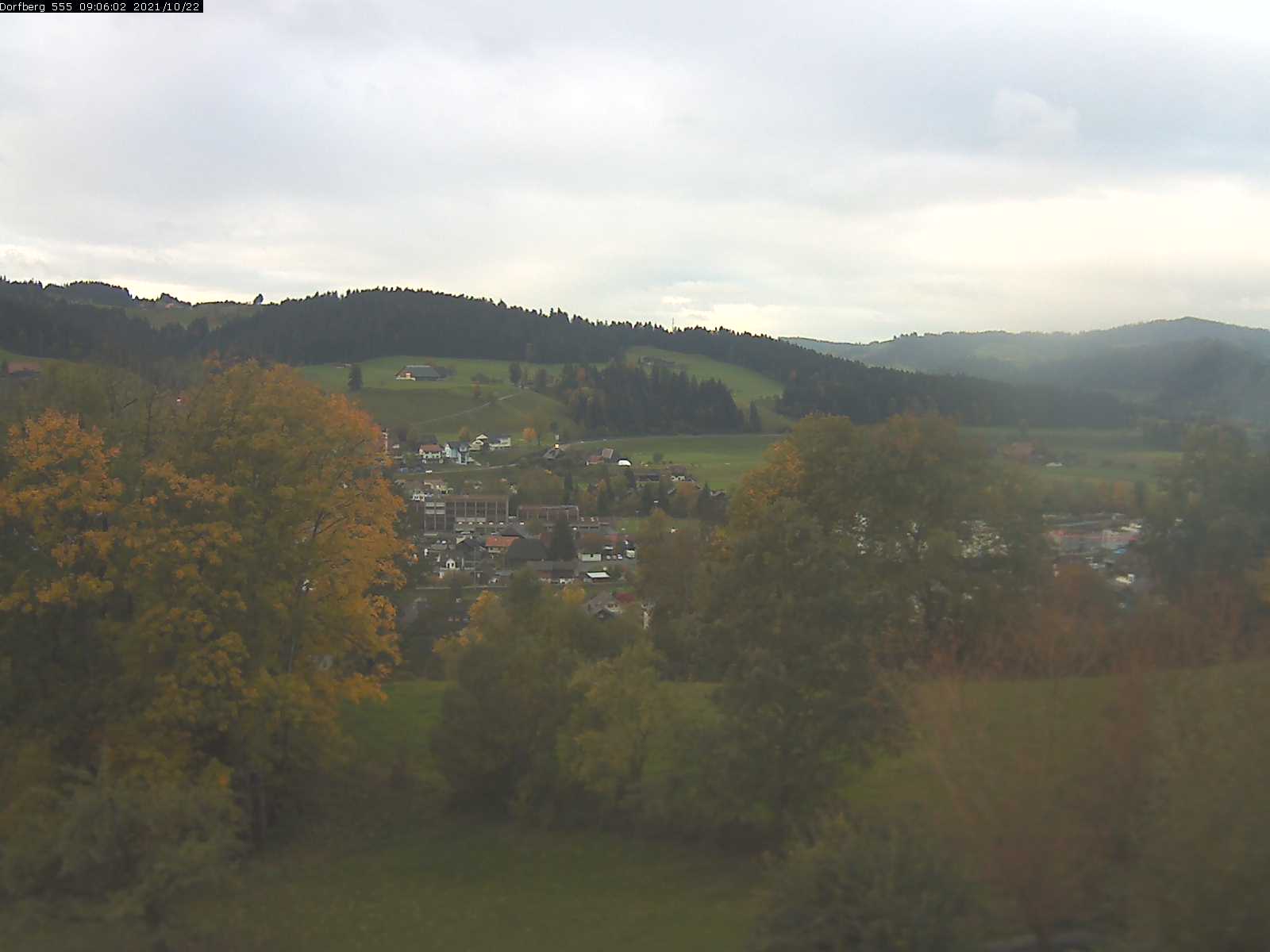 Webcam-Bild: Aussicht vom Dorfberg in Langnau 20211022-090601