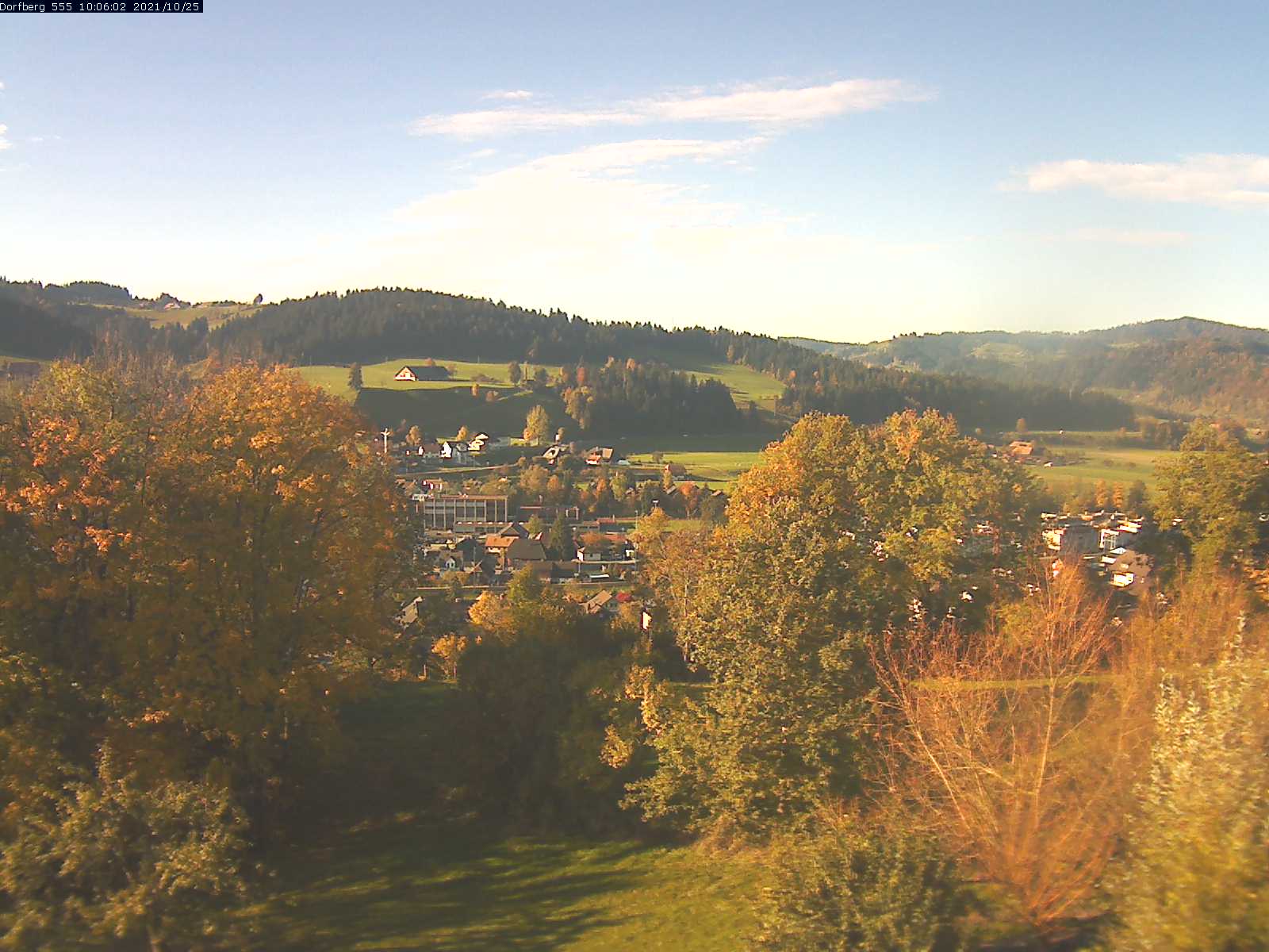Webcam-Bild: Aussicht vom Dorfberg in Langnau 20211025-100601