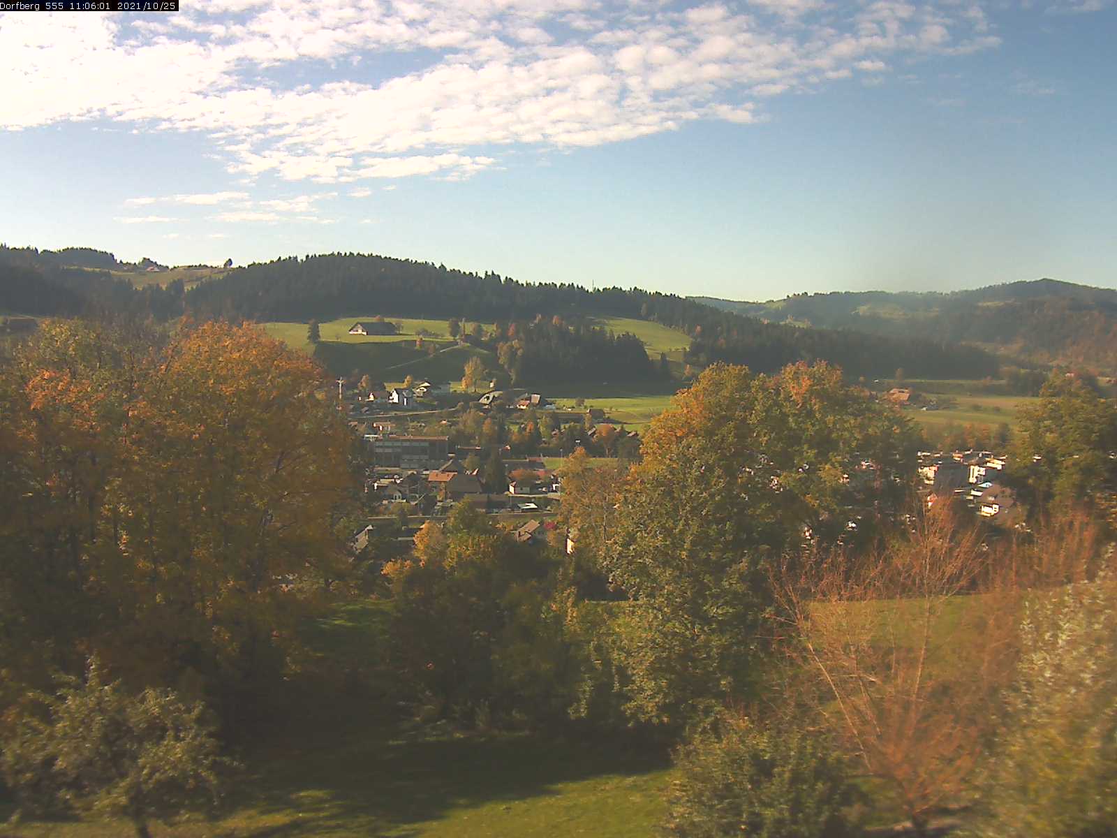 Webcam-Bild: Aussicht vom Dorfberg in Langnau 20211025-110601