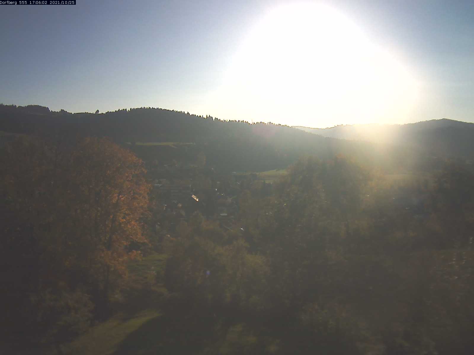 Webcam-Bild: Aussicht vom Dorfberg in Langnau 20211025-170601