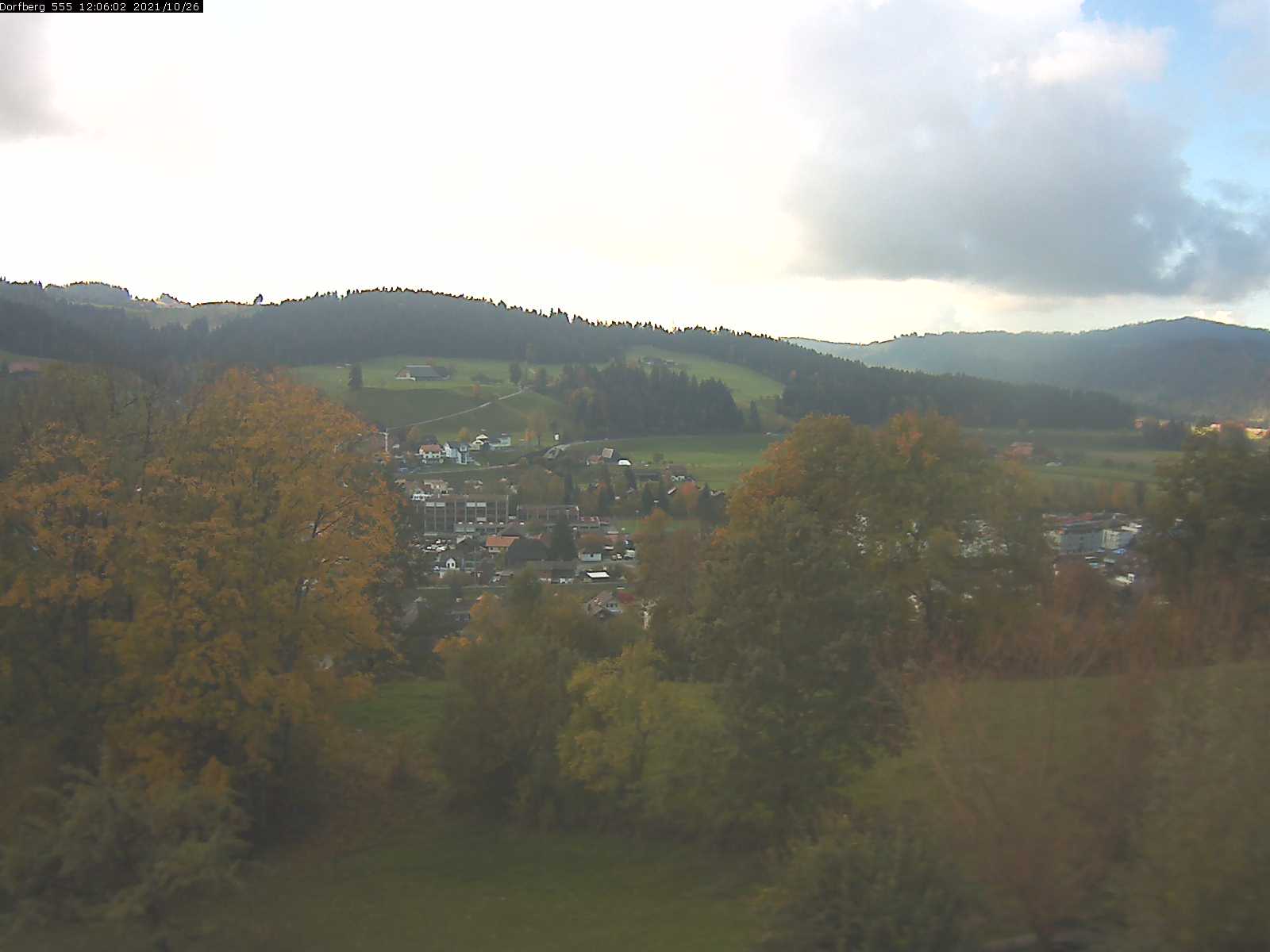 Webcam-Bild: Aussicht vom Dorfberg in Langnau 20211026-120601