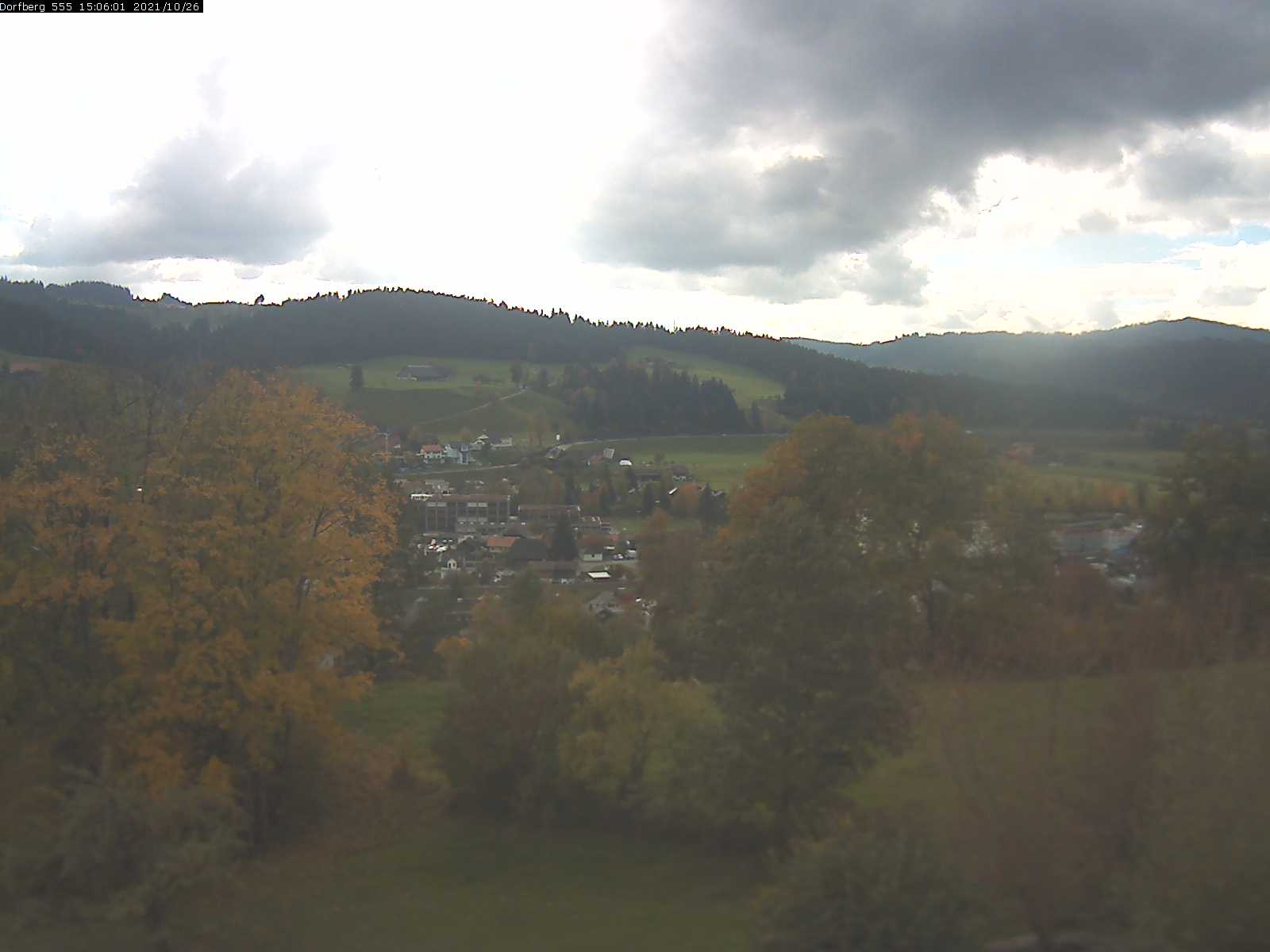 Webcam-Bild: Aussicht vom Dorfberg in Langnau 20211026-150601