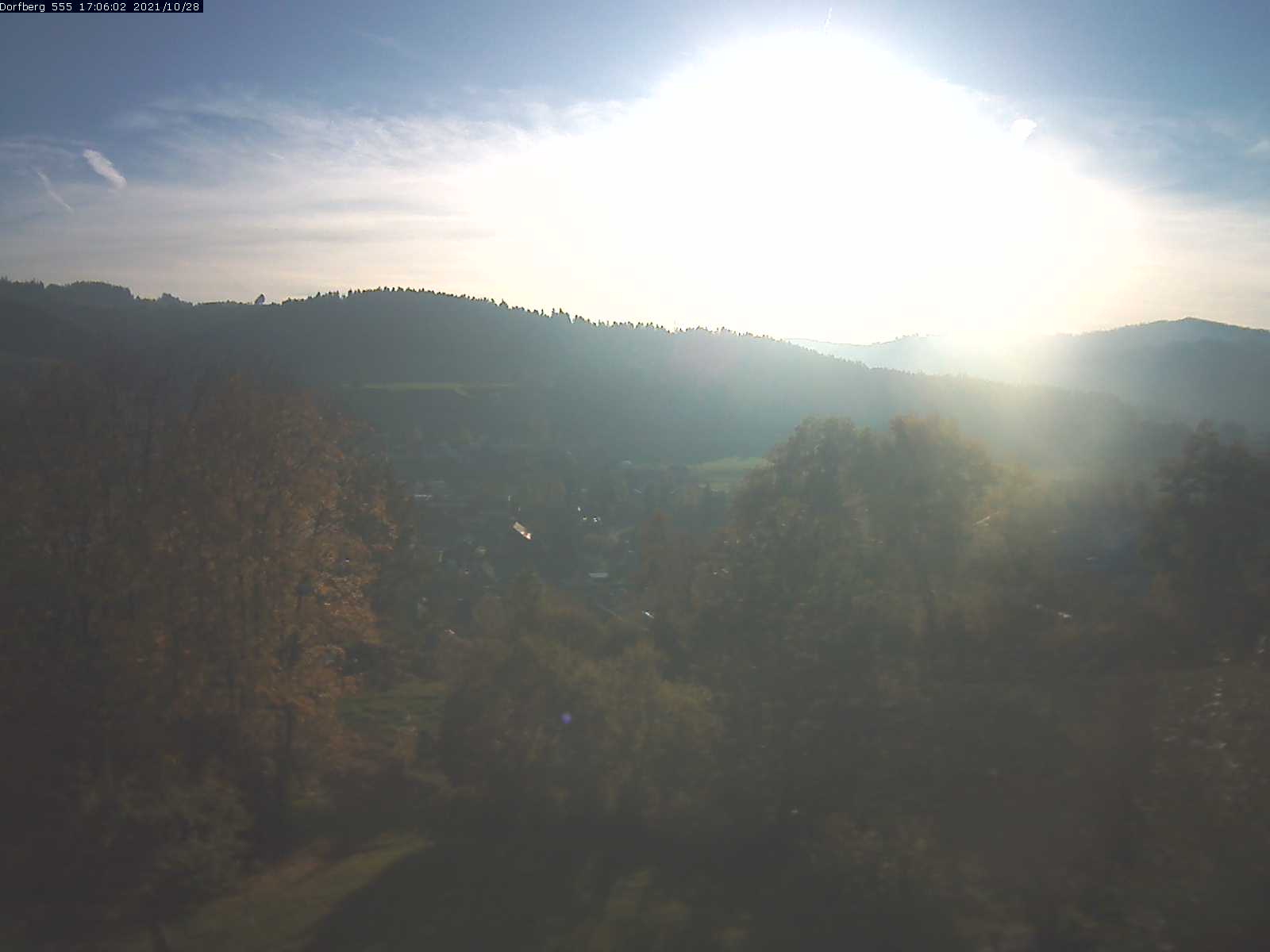 Webcam-Bild: Aussicht vom Dorfberg in Langnau 20211028-170601