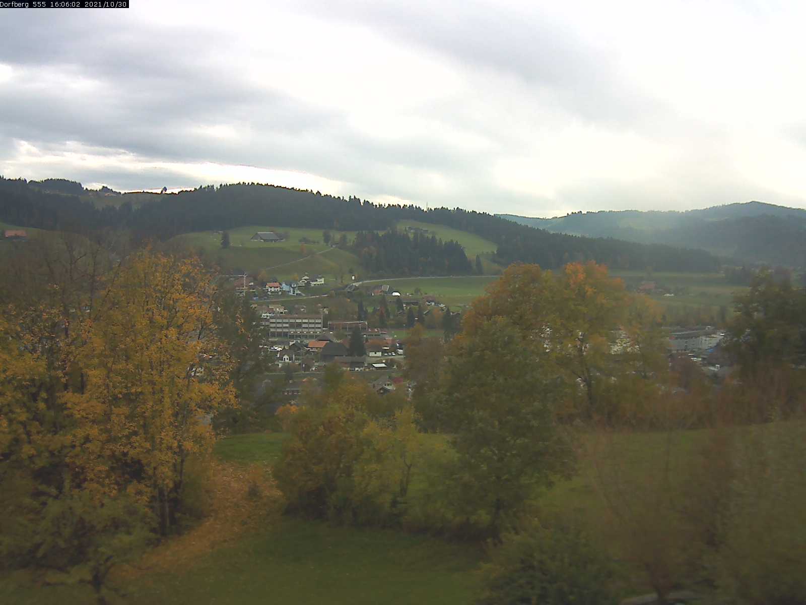 Webcam-Bild: Aussicht vom Dorfberg in Langnau 20211030-160601