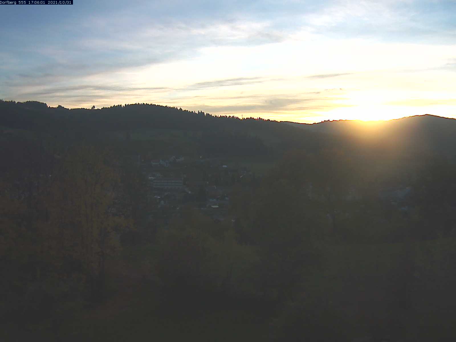 Webcam-Bild: Aussicht vom Dorfberg in Langnau 20211031-170601
