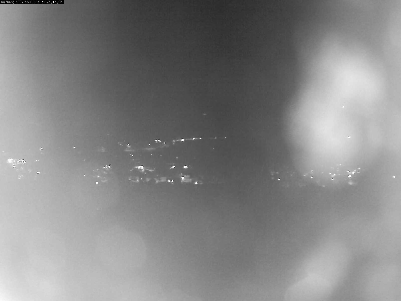 Webcam-Bild: Aussicht vom Dorfberg in Langnau 20211101-190601