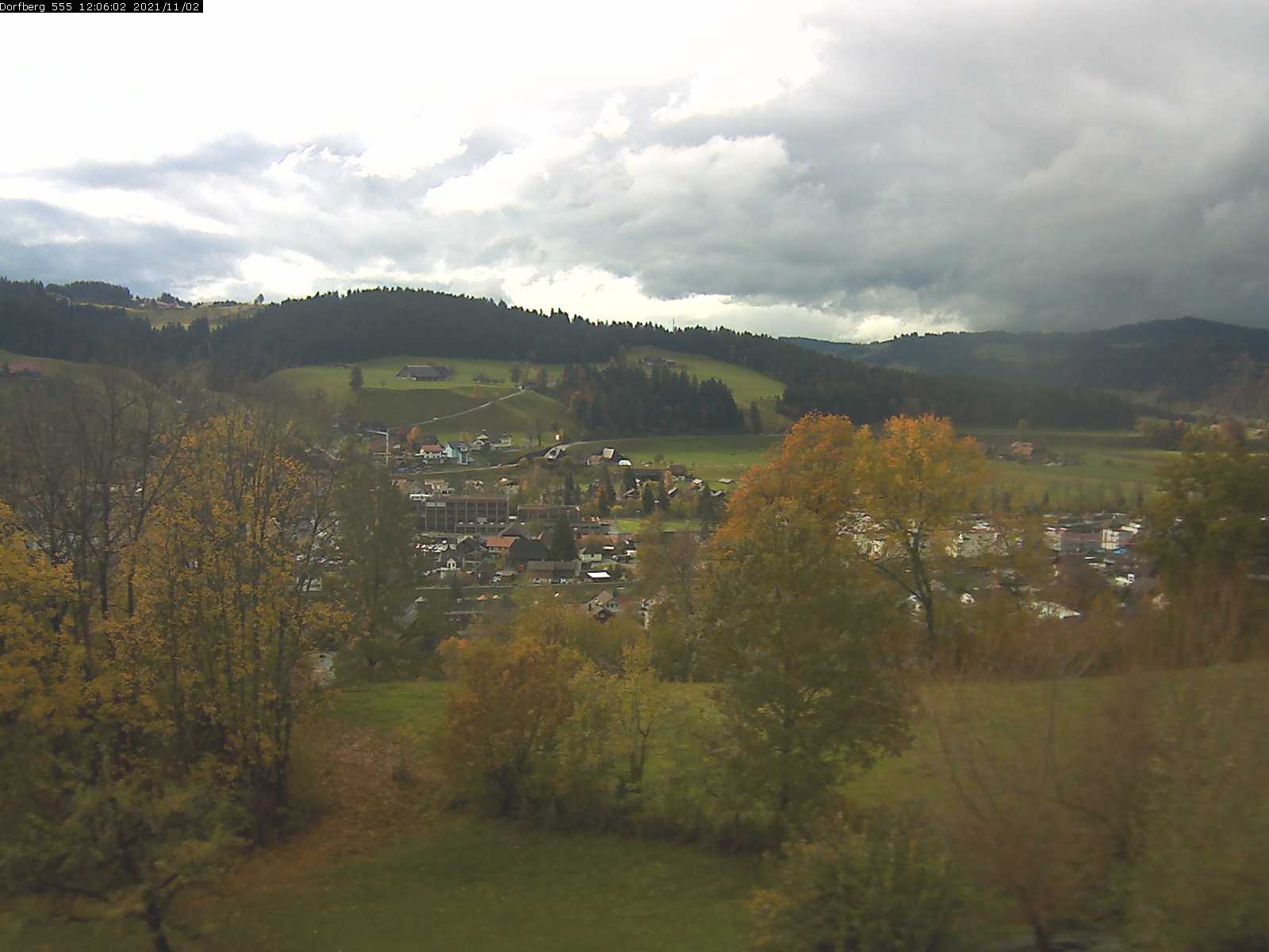 Webcam-Bild: Aussicht vom Dorfberg in Langnau 20211102-120601