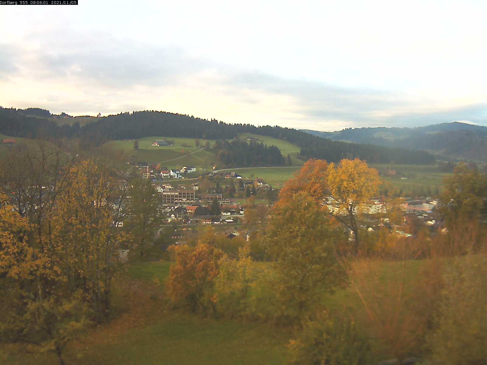 Webcam-Bild: Aussicht vom Dorfberg in Langnau 20211105-080601