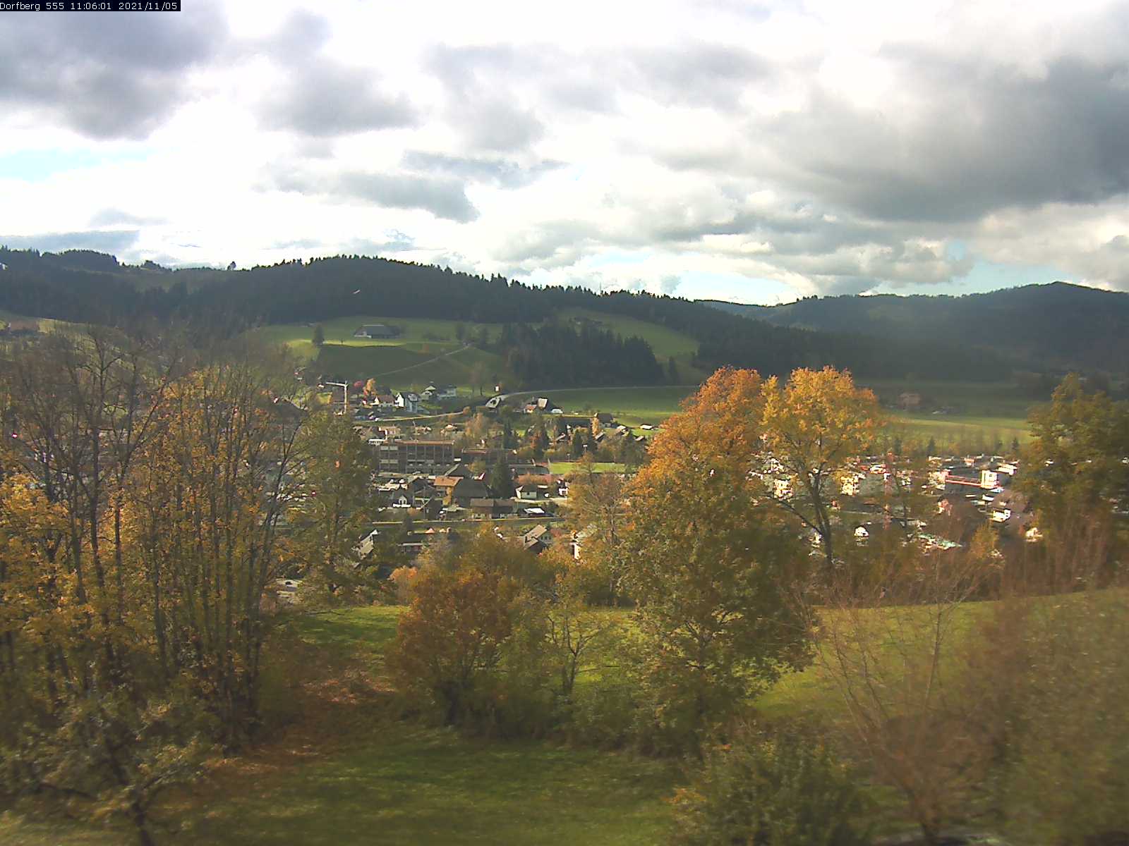 Webcam-Bild: Aussicht vom Dorfberg in Langnau 20211105-110601