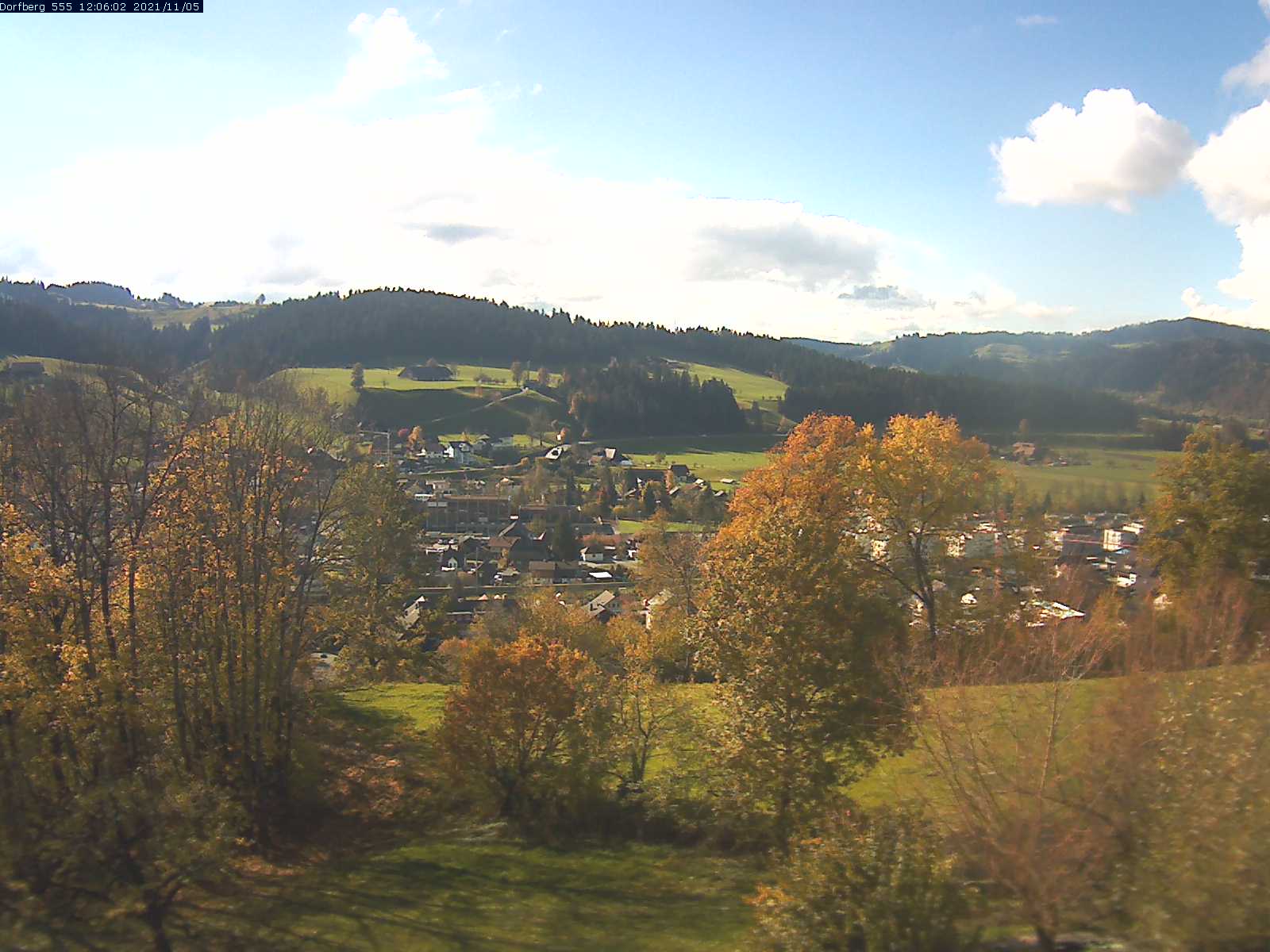 Webcam-Bild: Aussicht vom Dorfberg in Langnau 20211105-120601