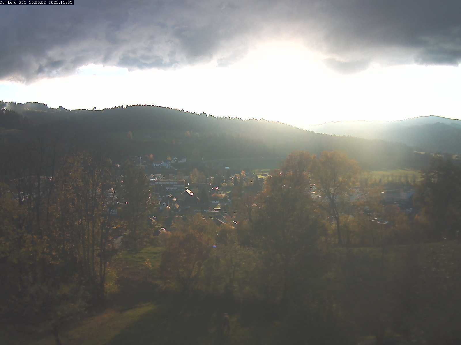 Webcam-Bild: Aussicht vom Dorfberg in Langnau 20211105-160601