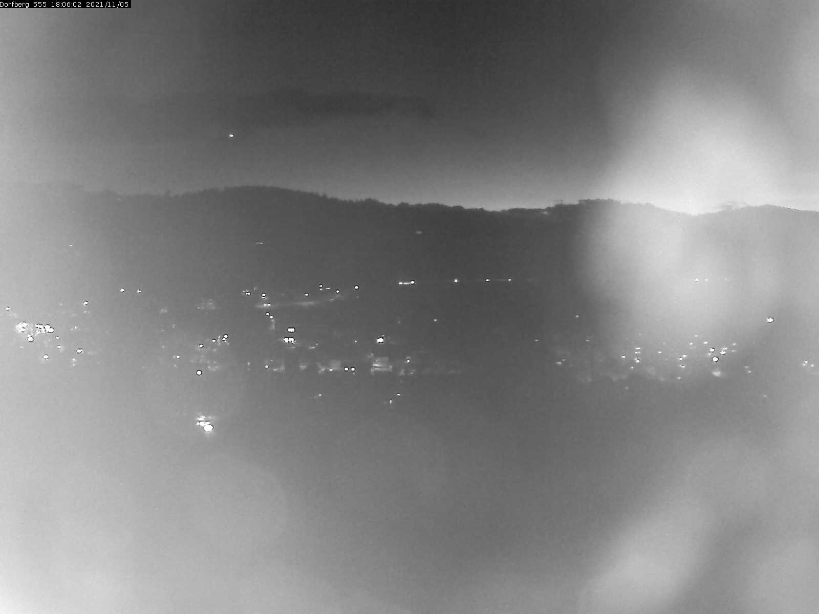 Webcam-Bild: Aussicht vom Dorfberg in Langnau 20211105-180601