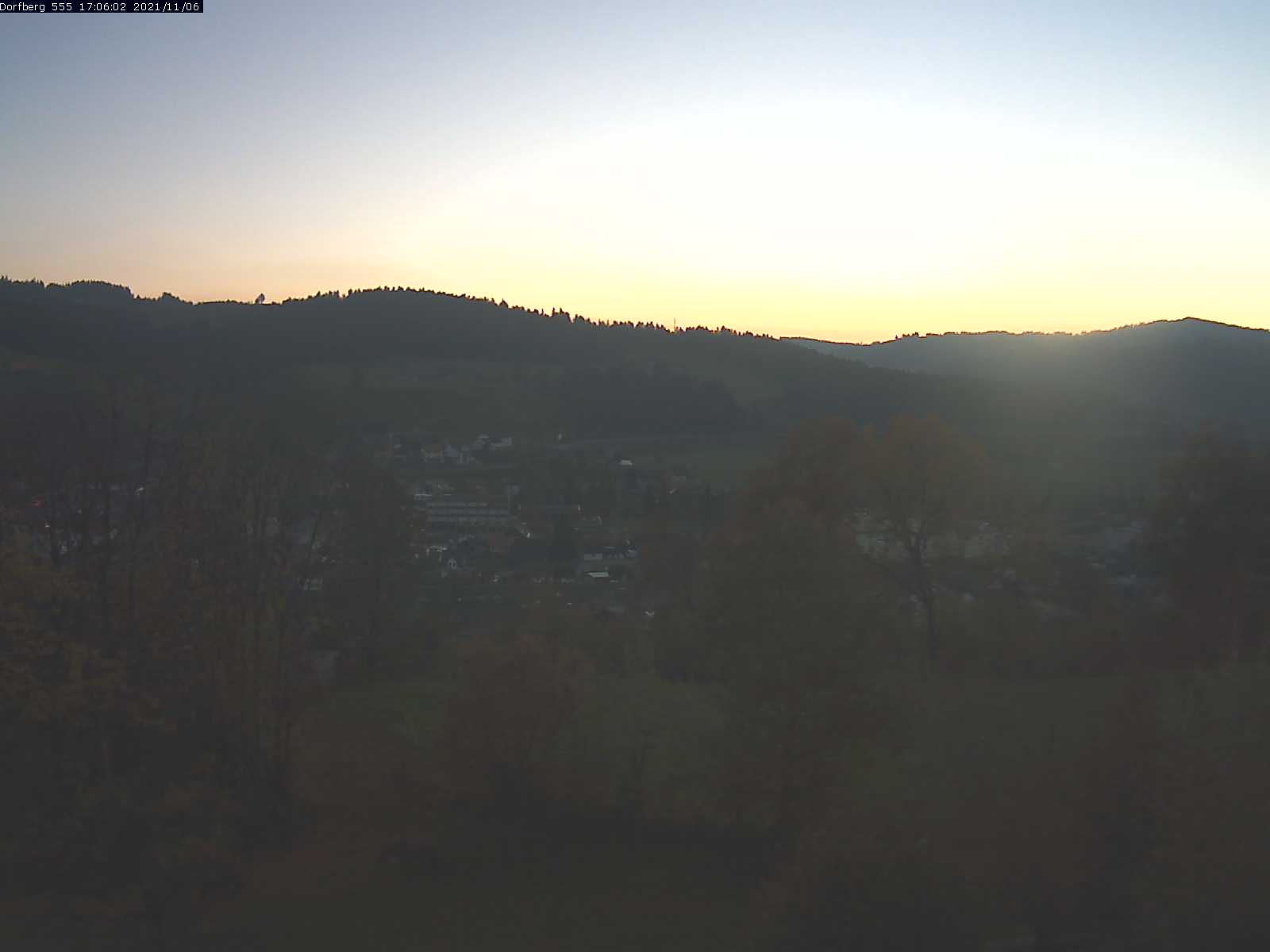 Webcam-Bild: Aussicht vom Dorfberg in Langnau 20211106-170601