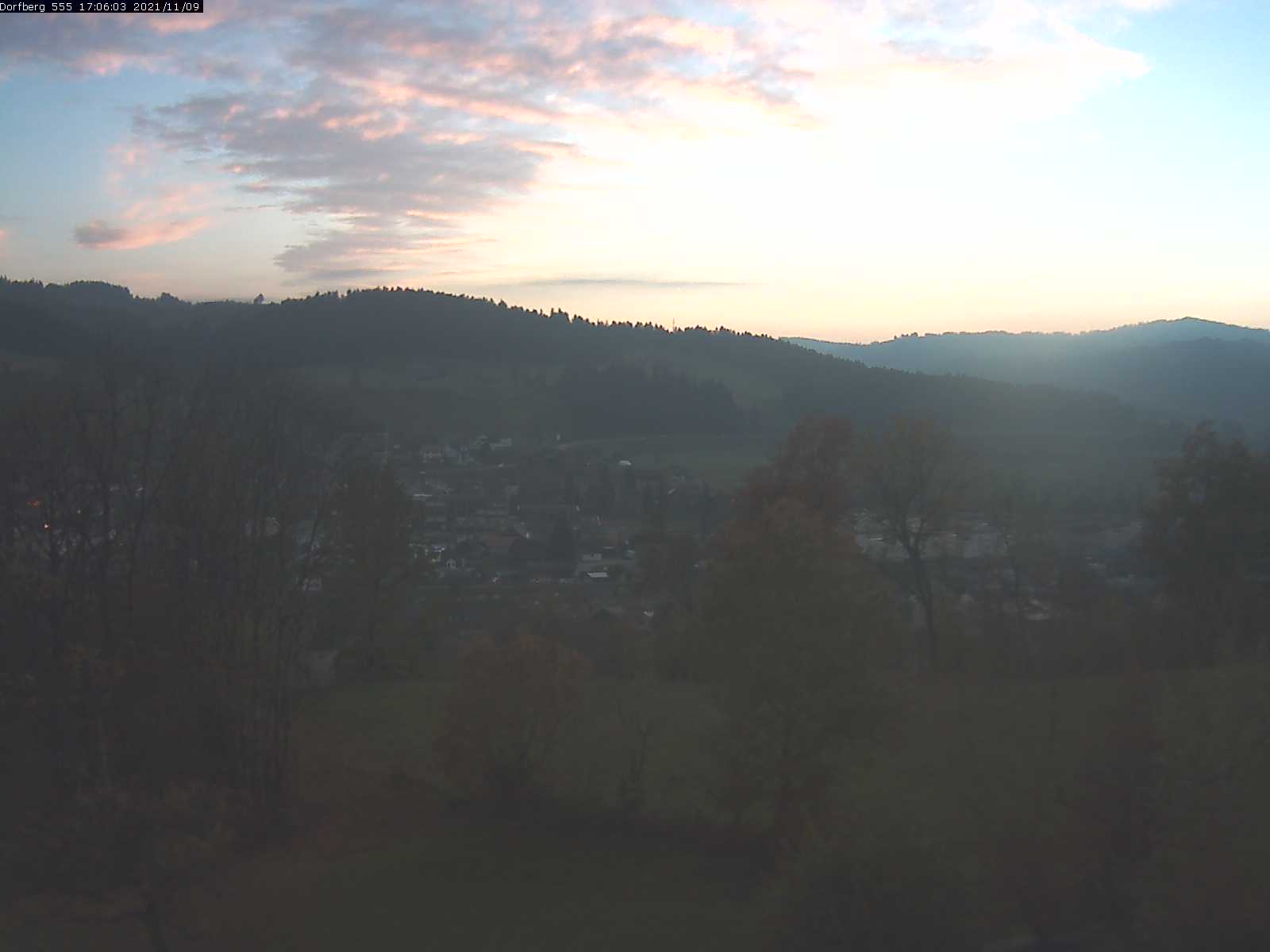 Webcam-Bild: Aussicht vom Dorfberg in Langnau 20211109-170601