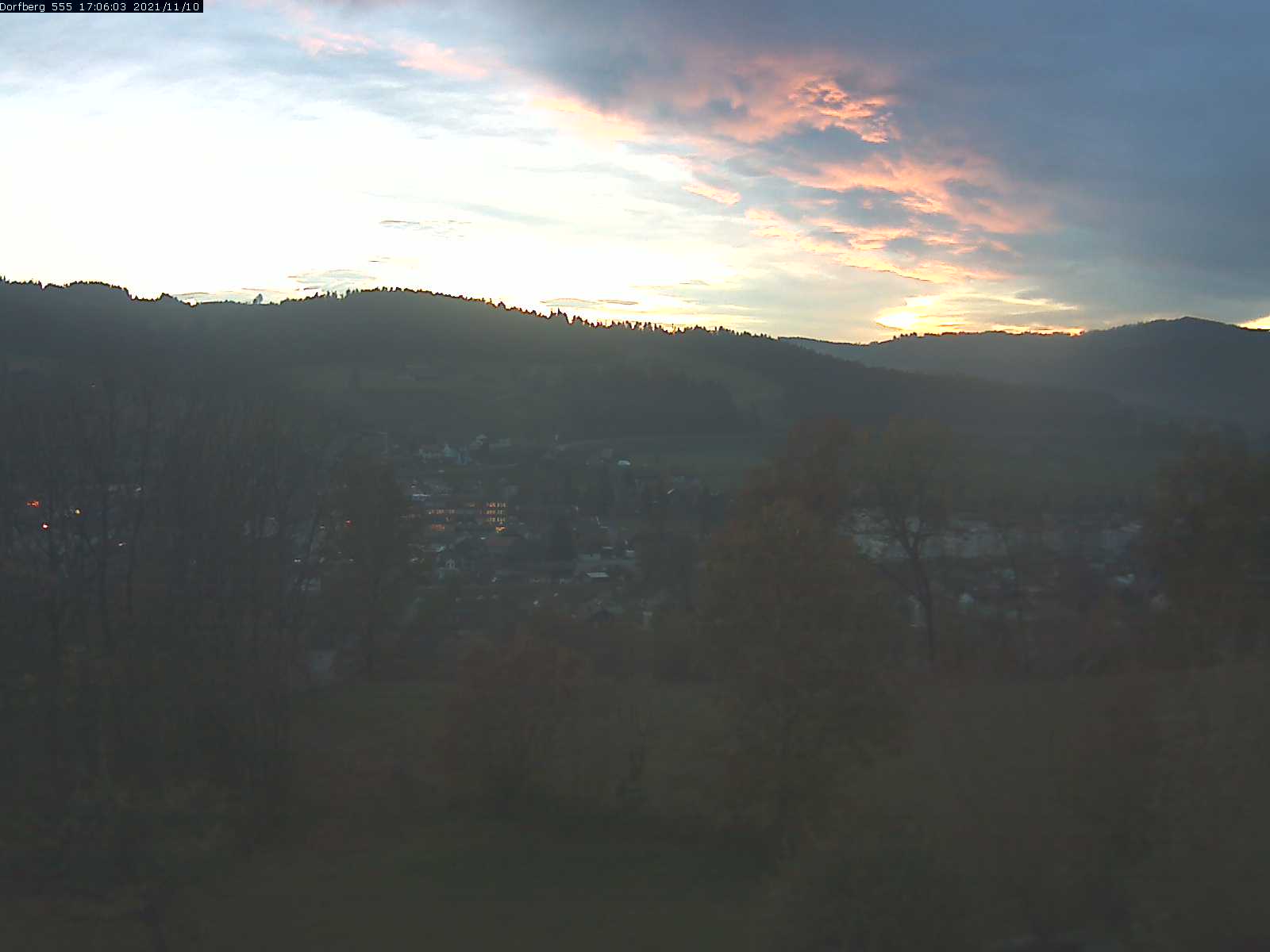 Webcam-Bild: Aussicht vom Dorfberg in Langnau 20211110-170601