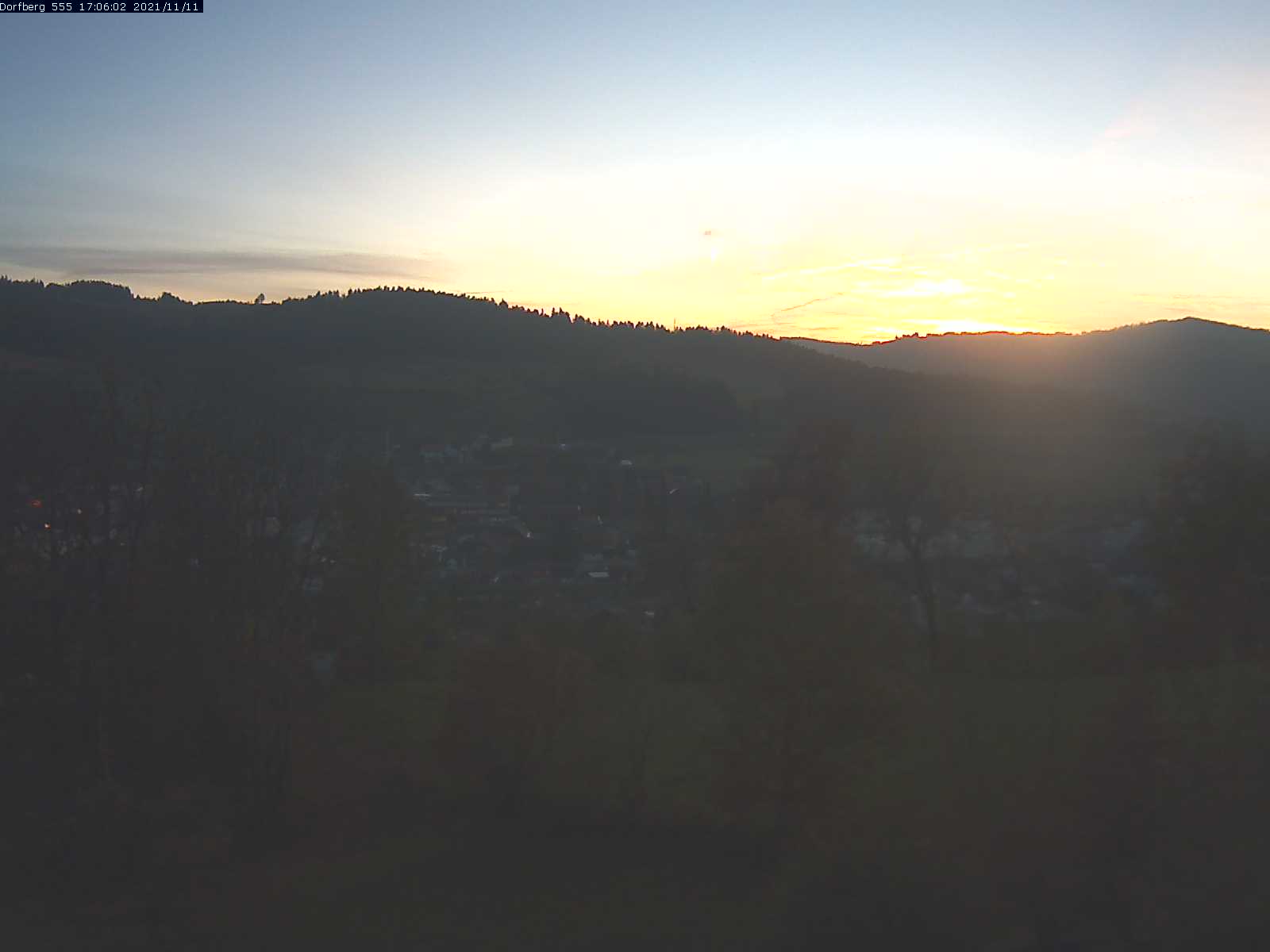 Webcam-Bild: Aussicht vom Dorfberg in Langnau 20211111-170601