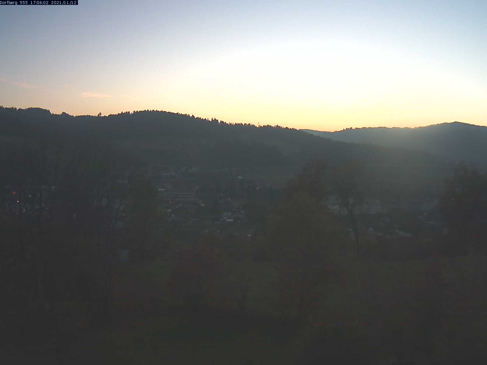 Webcam-Bild: Aussicht vom Dorfberg in Langnau 20211112-170601