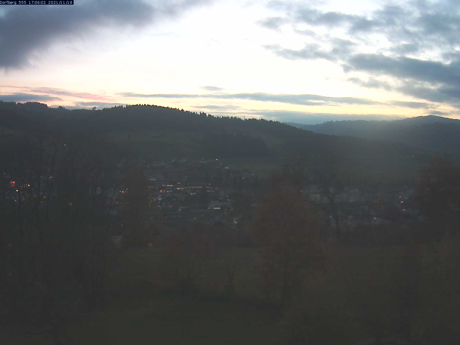 Webcam-Bild: Aussicht vom Dorfberg in Langnau 20211118-170601