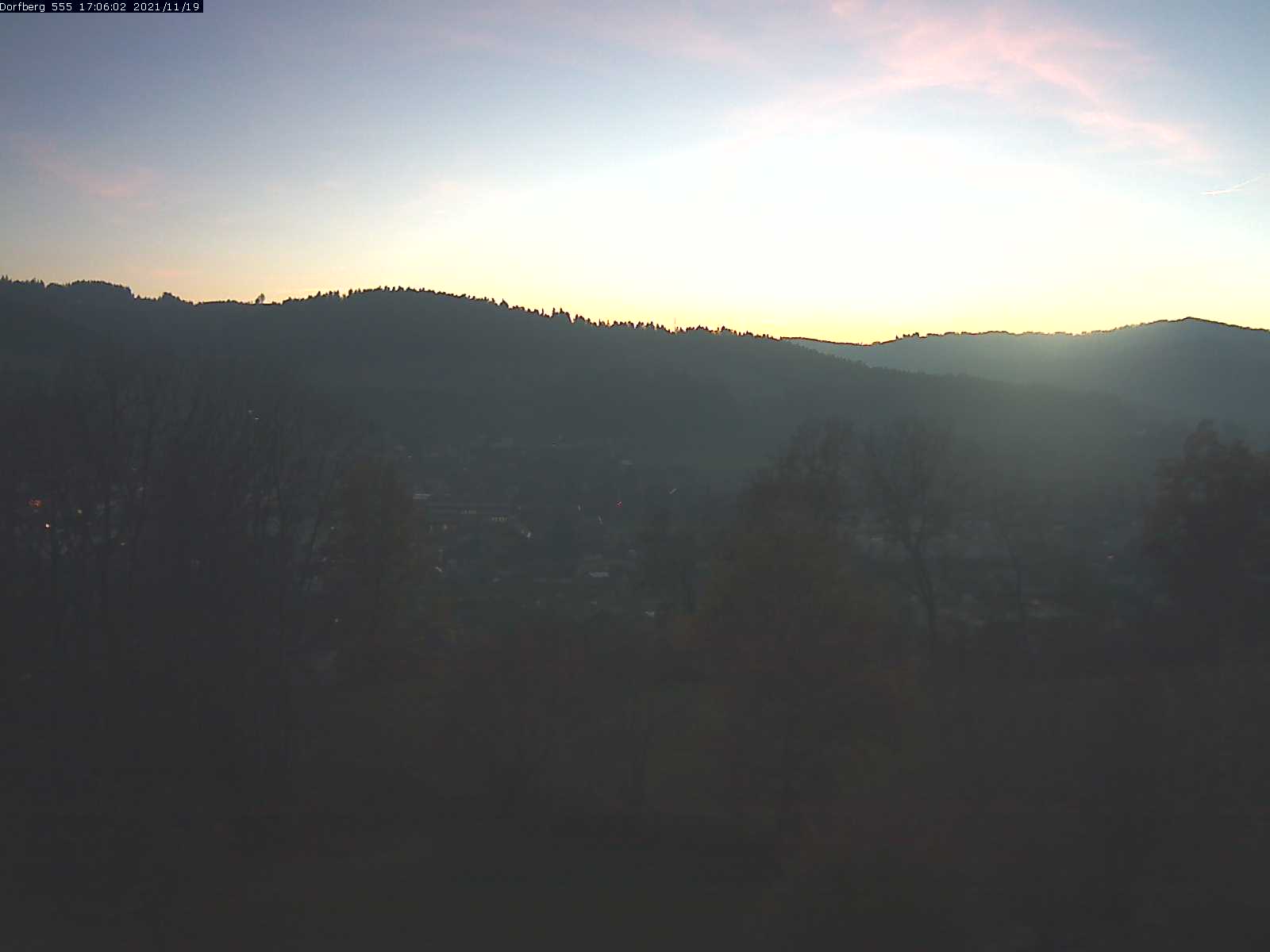 Webcam-Bild: Aussicht vom Dorfberg in Langnau 20211119-170602
